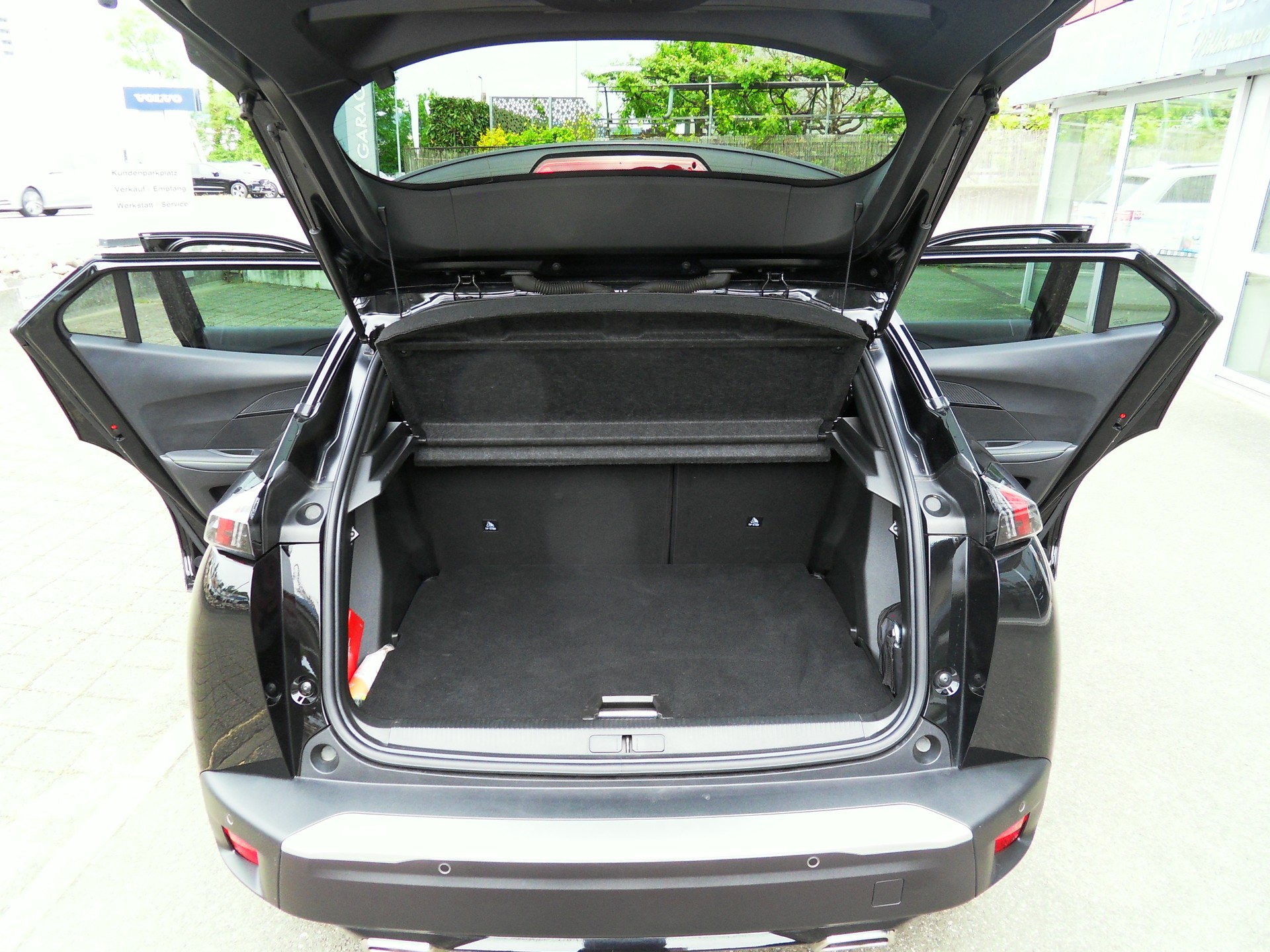 PEUGEOT 2008 1.2 PureTech GT EAT8-image-14