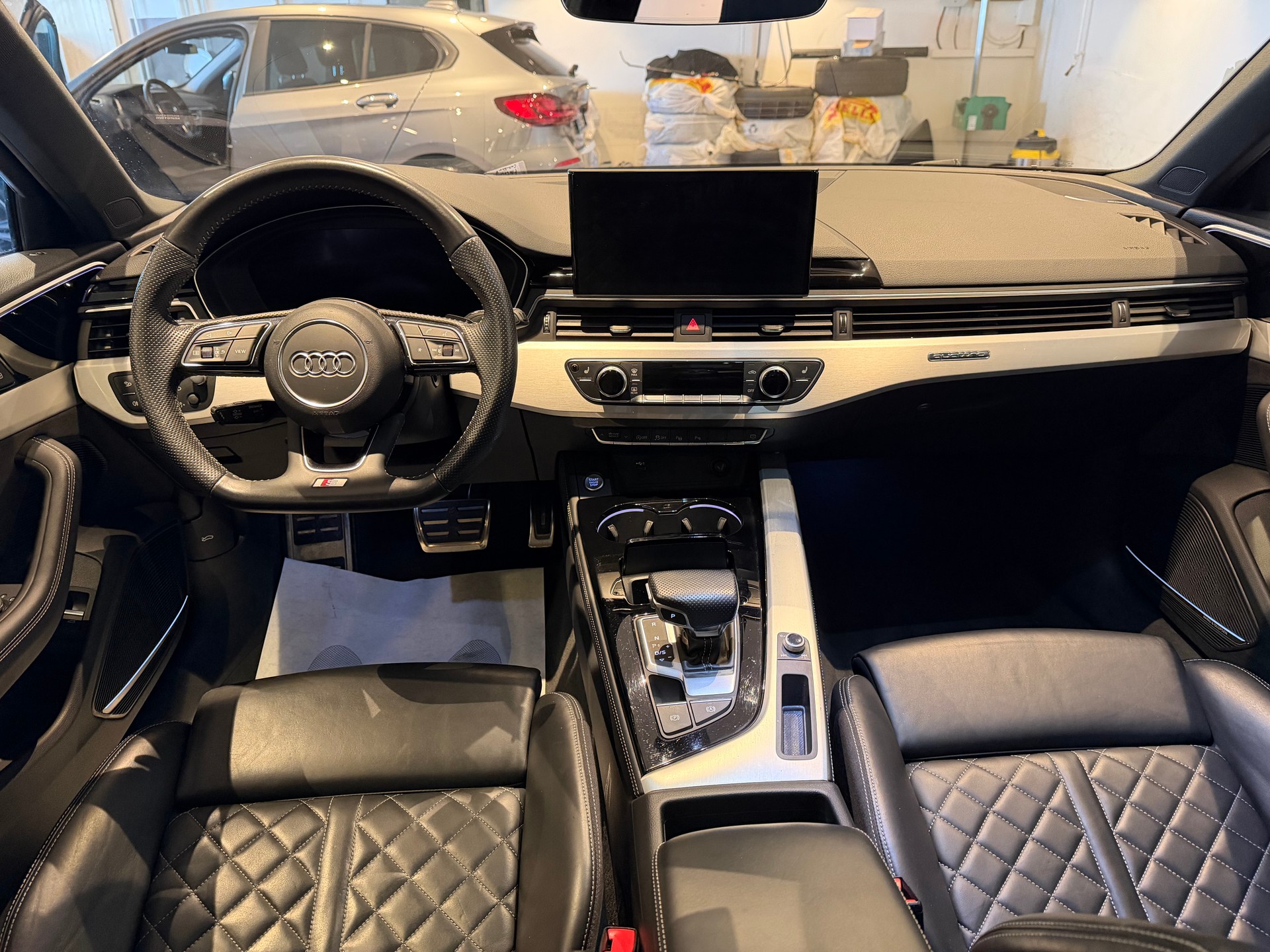 AUDI A4 Avant 2.0 45 TFSI S Line quattro S-Tronic-image-11