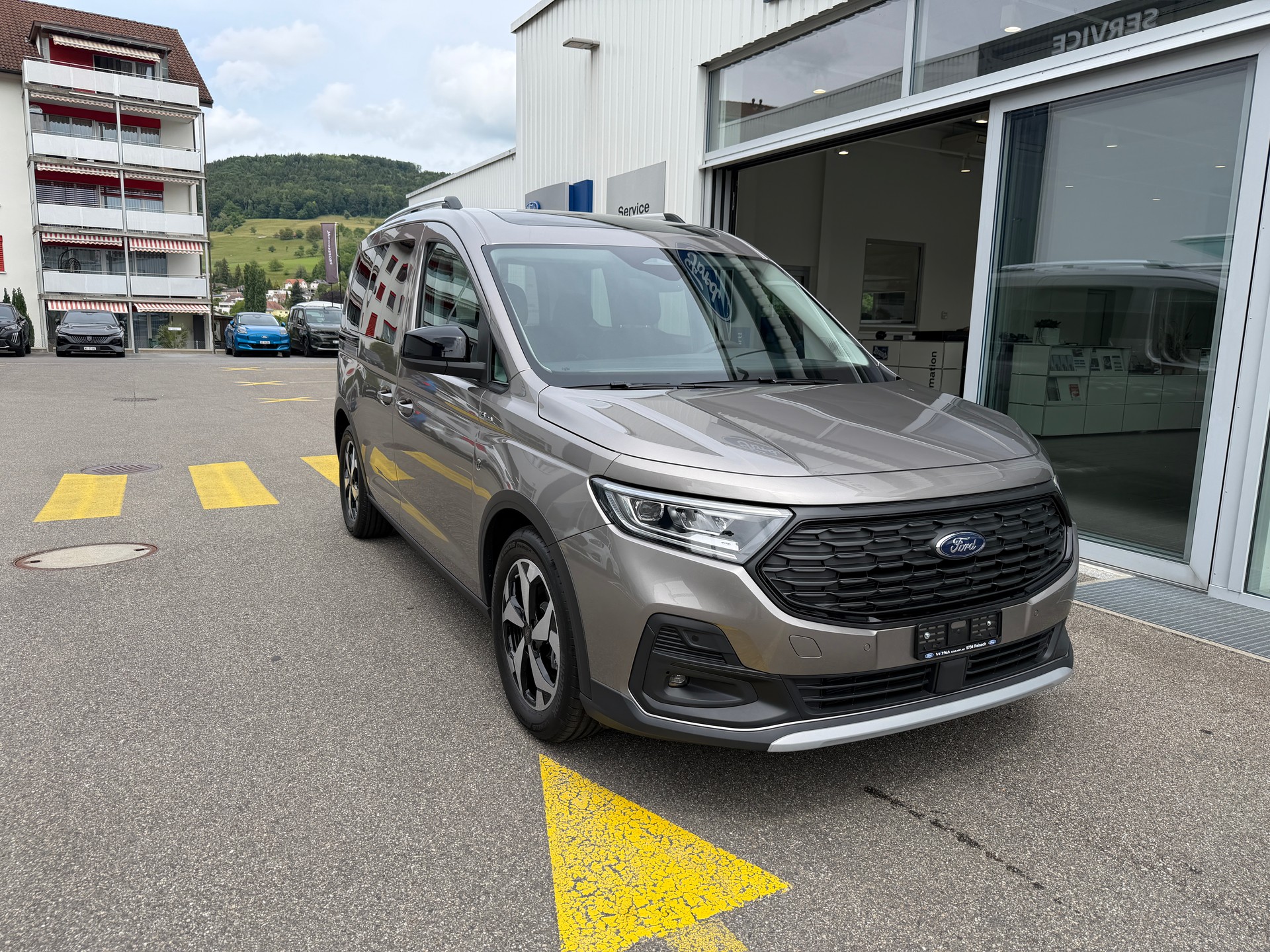 FORD Tourneo Connect 1.5 PHEV Active Automat-image-1