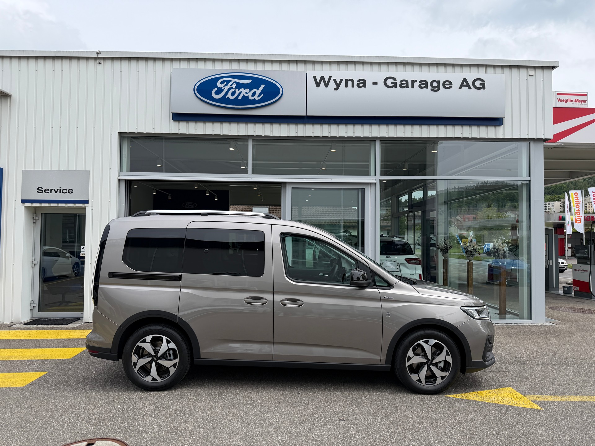 FORD Tourneo Connect 1.5 PHEV Active Automat
