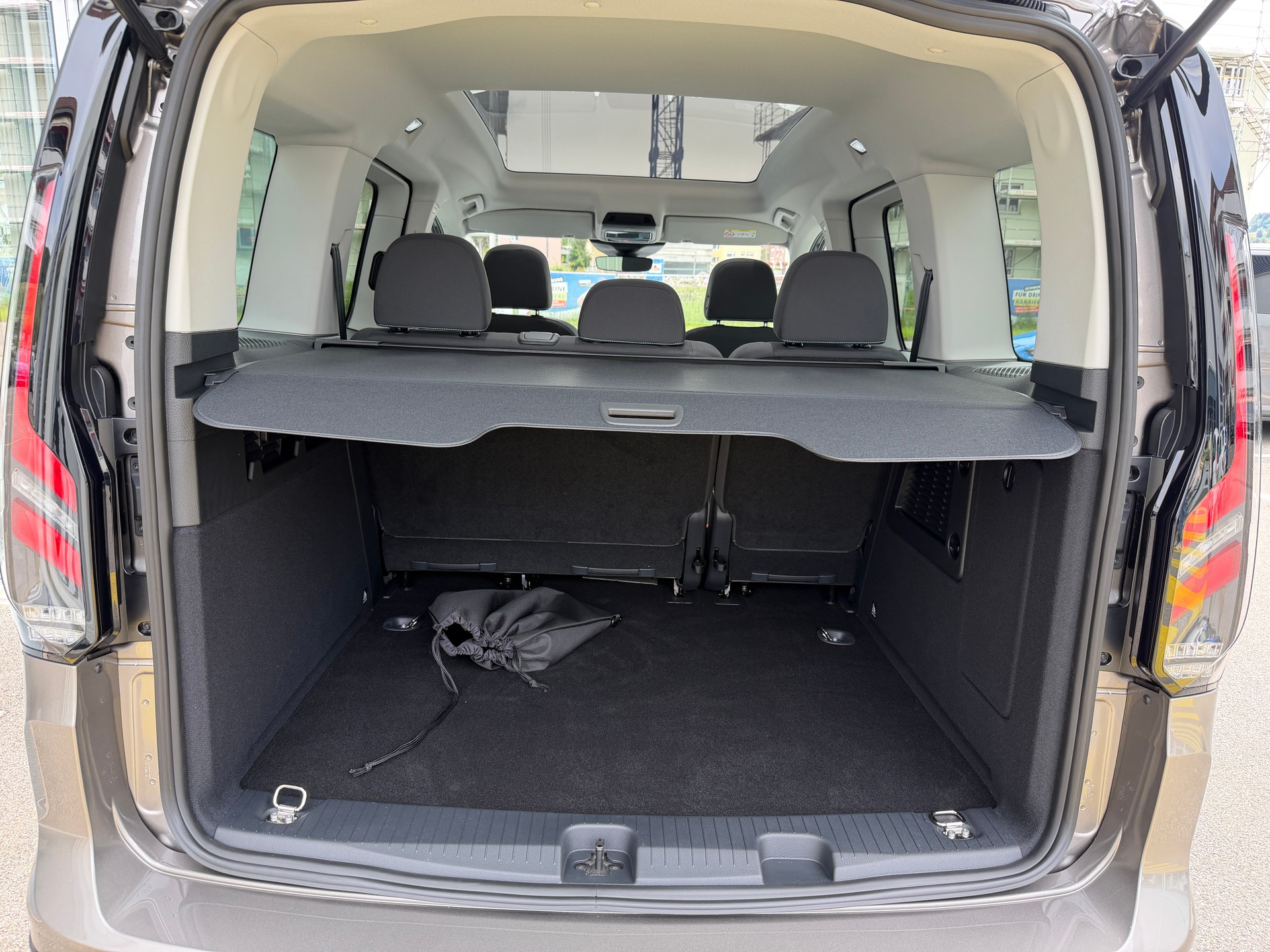 FORD Tourneo Connect 1.5 PHEV Active Automat-image-12