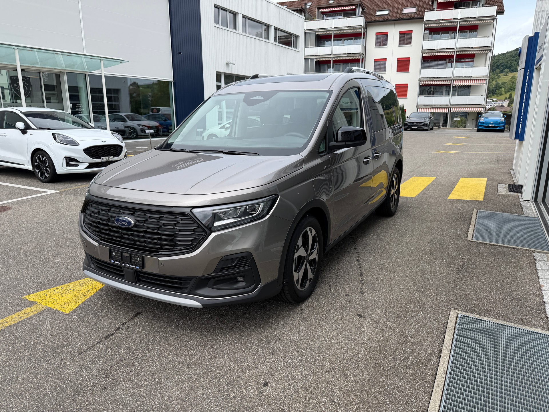 FORD Tourneo Connect 1.5 PHEV Active Automat-image-3