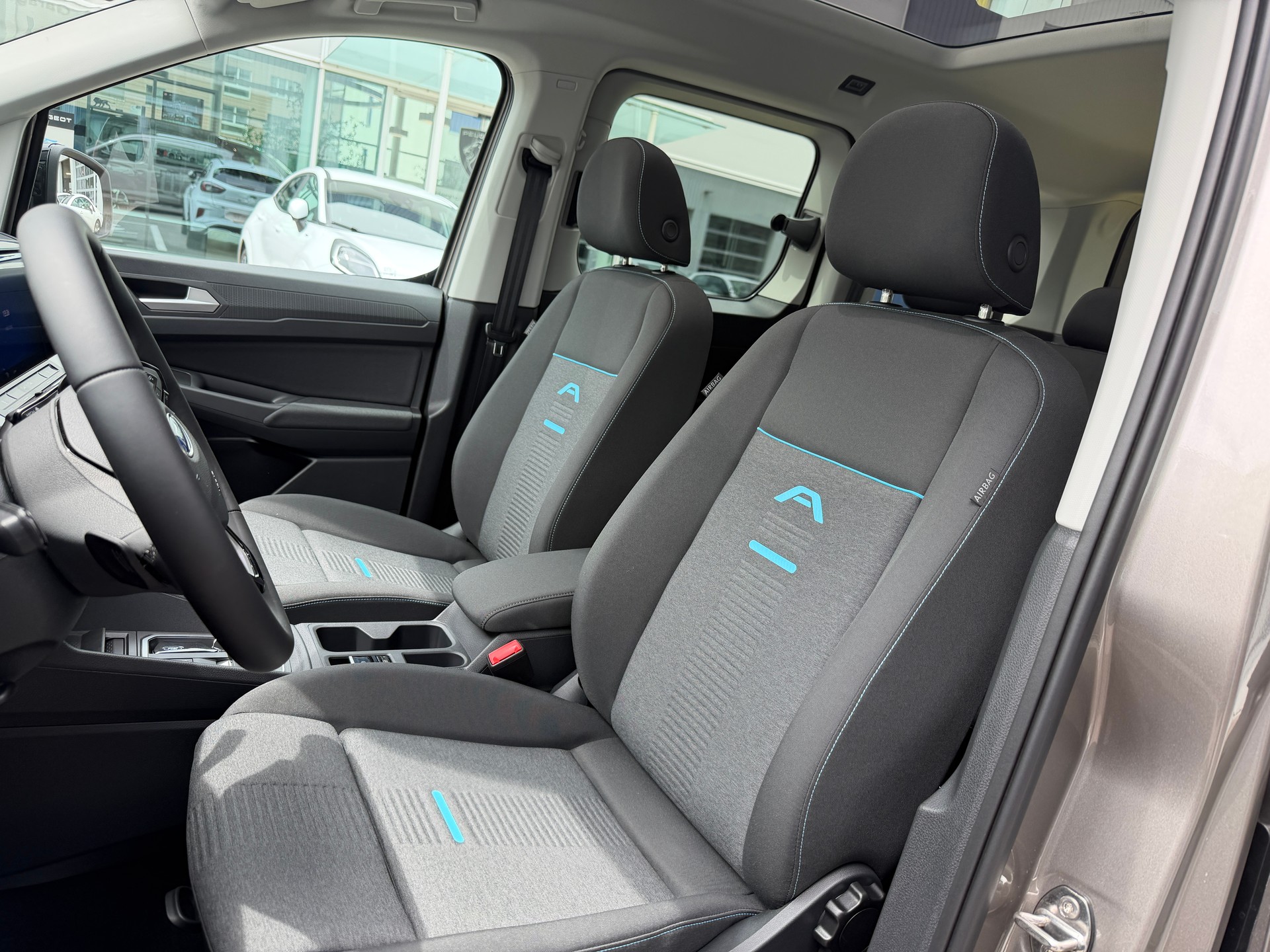 FORD Tourneo Connect 1.5 PHEV Active Automat-image-9
