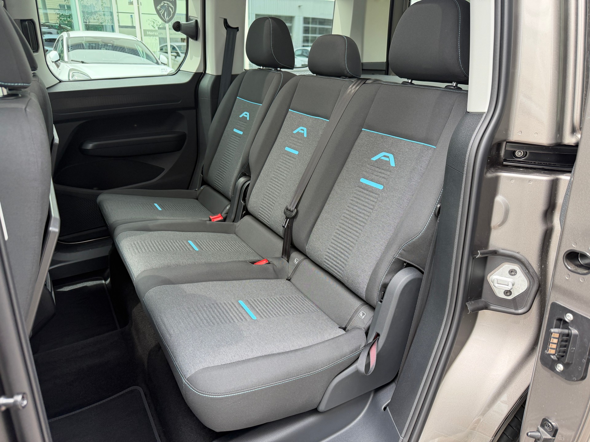FORD Tourneo Connect 1.5 PHEV Active Automat-image-11