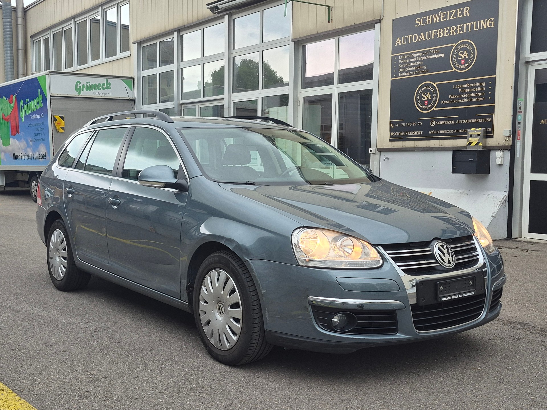 VW Golf Variant 2.0 TDI Comfortline-showroom-element-2