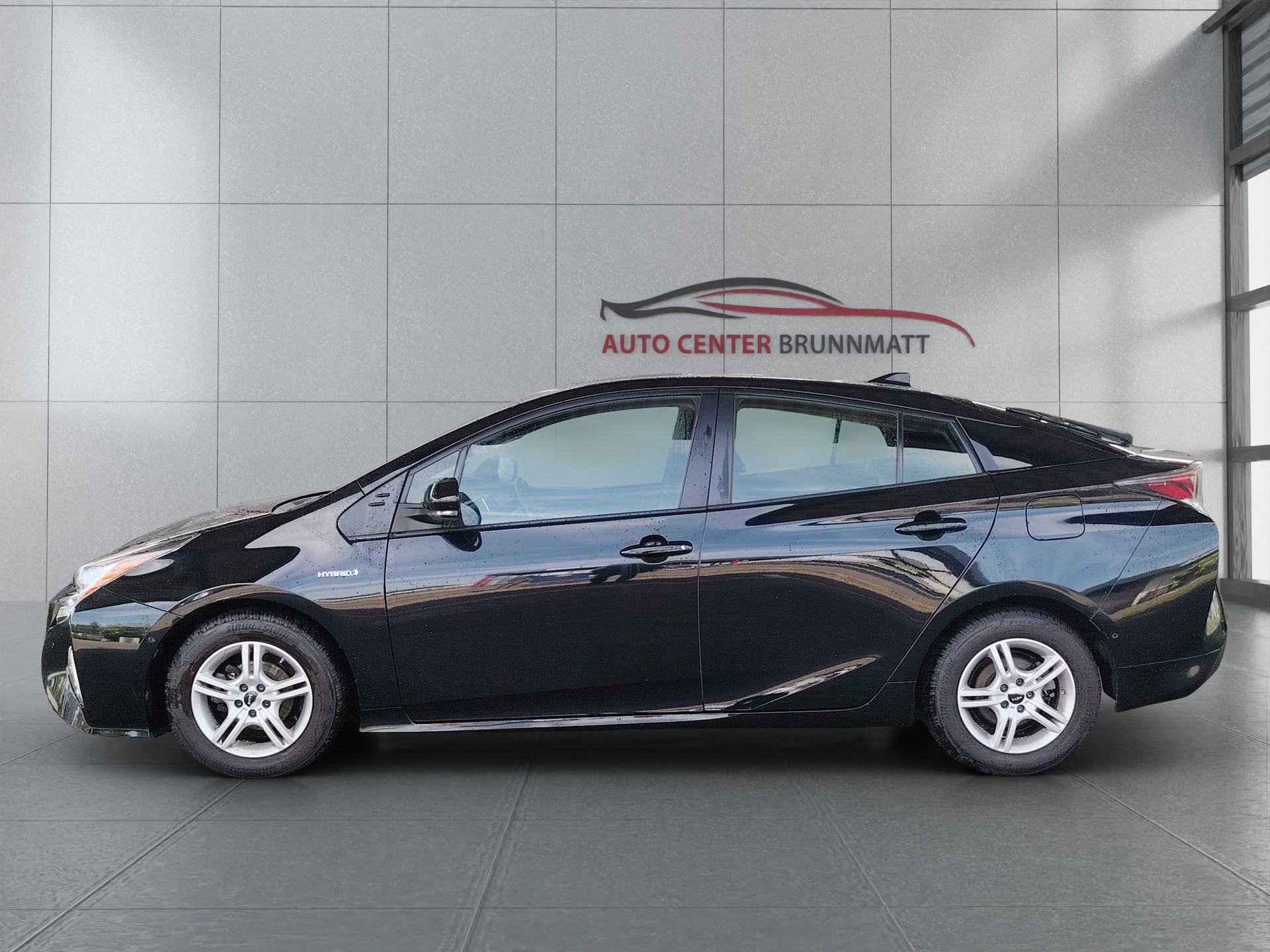 TOYOTA Prius 1.8 VVT-i HSD Sol-image-3