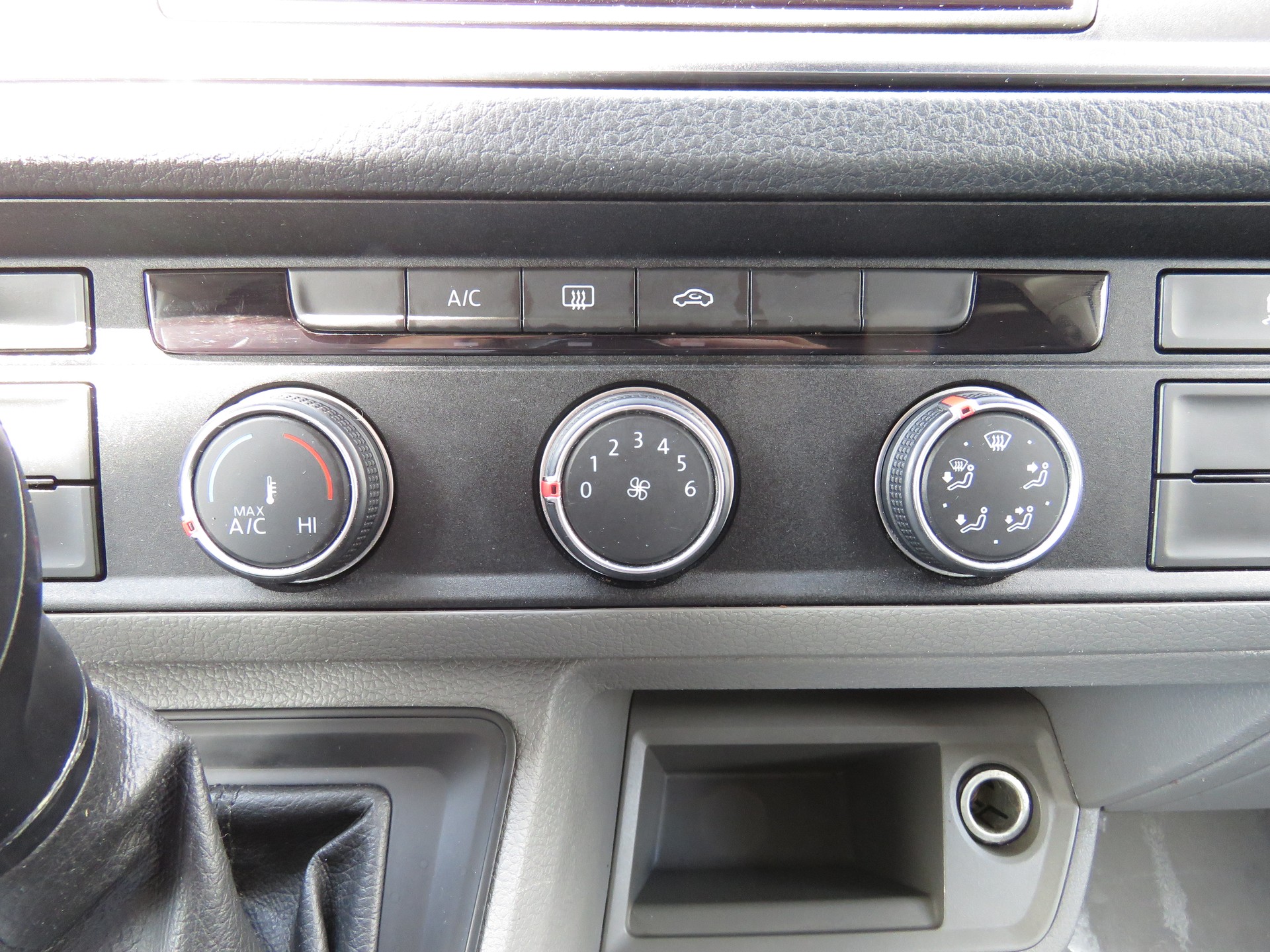 VW Crafter 35 2.0 TDI Entry L3 H2 Automat-image-14