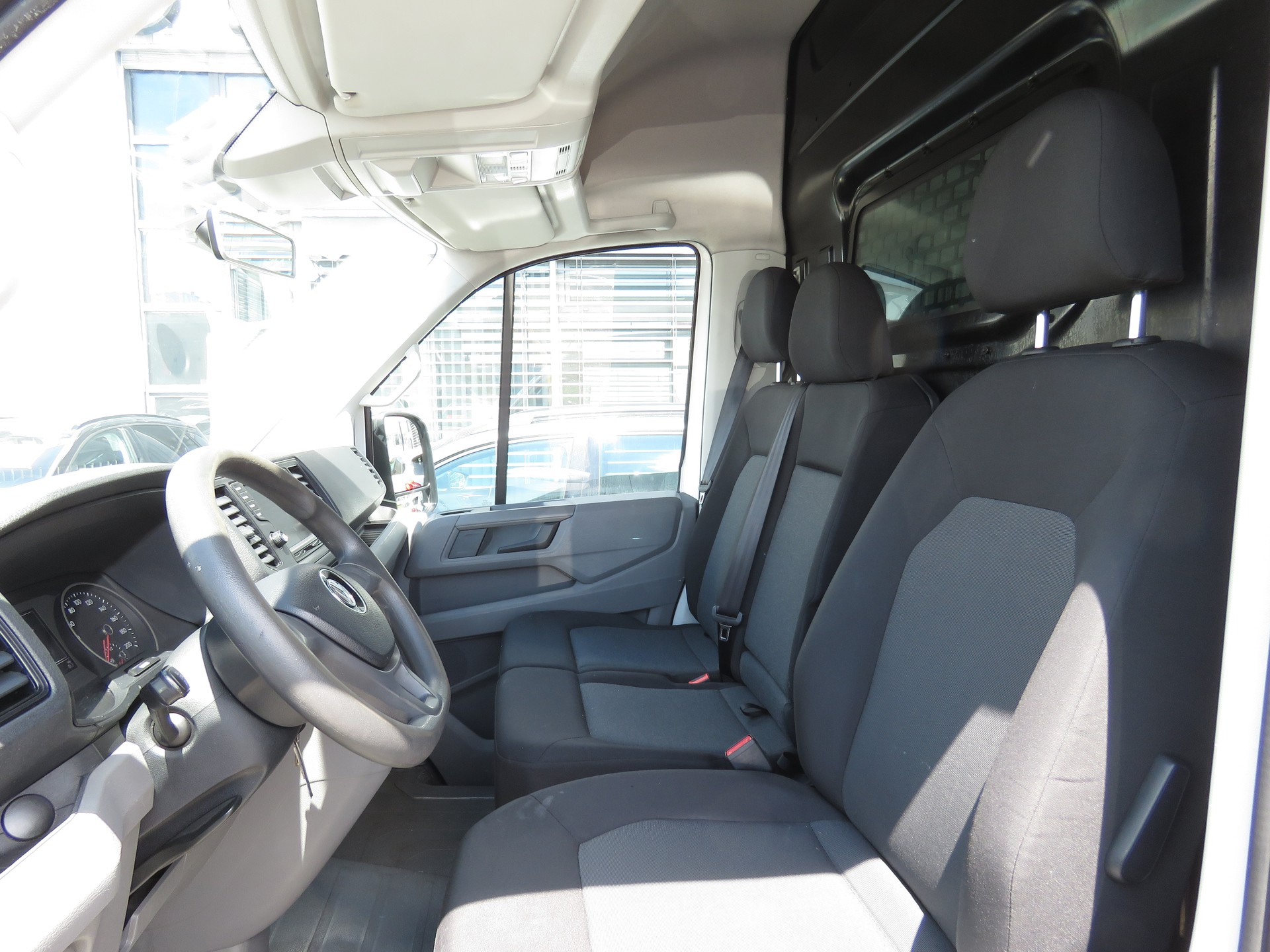 VW Crafter 35 2.0 TDI Entry L3 H2 Automat-image-7