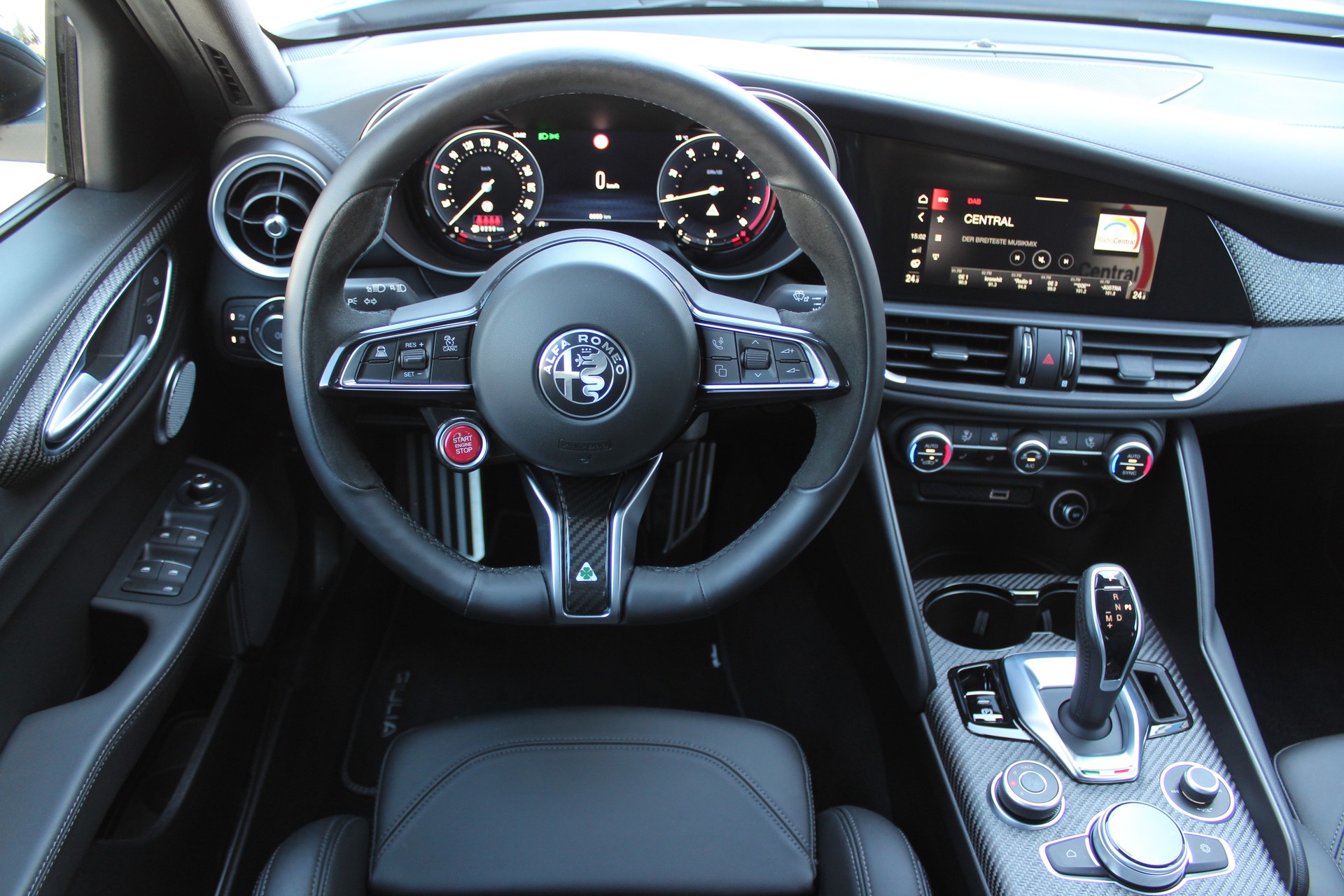 ALFA ROMEO Giulia 2.9 V6 Quadrifoglio-image-10