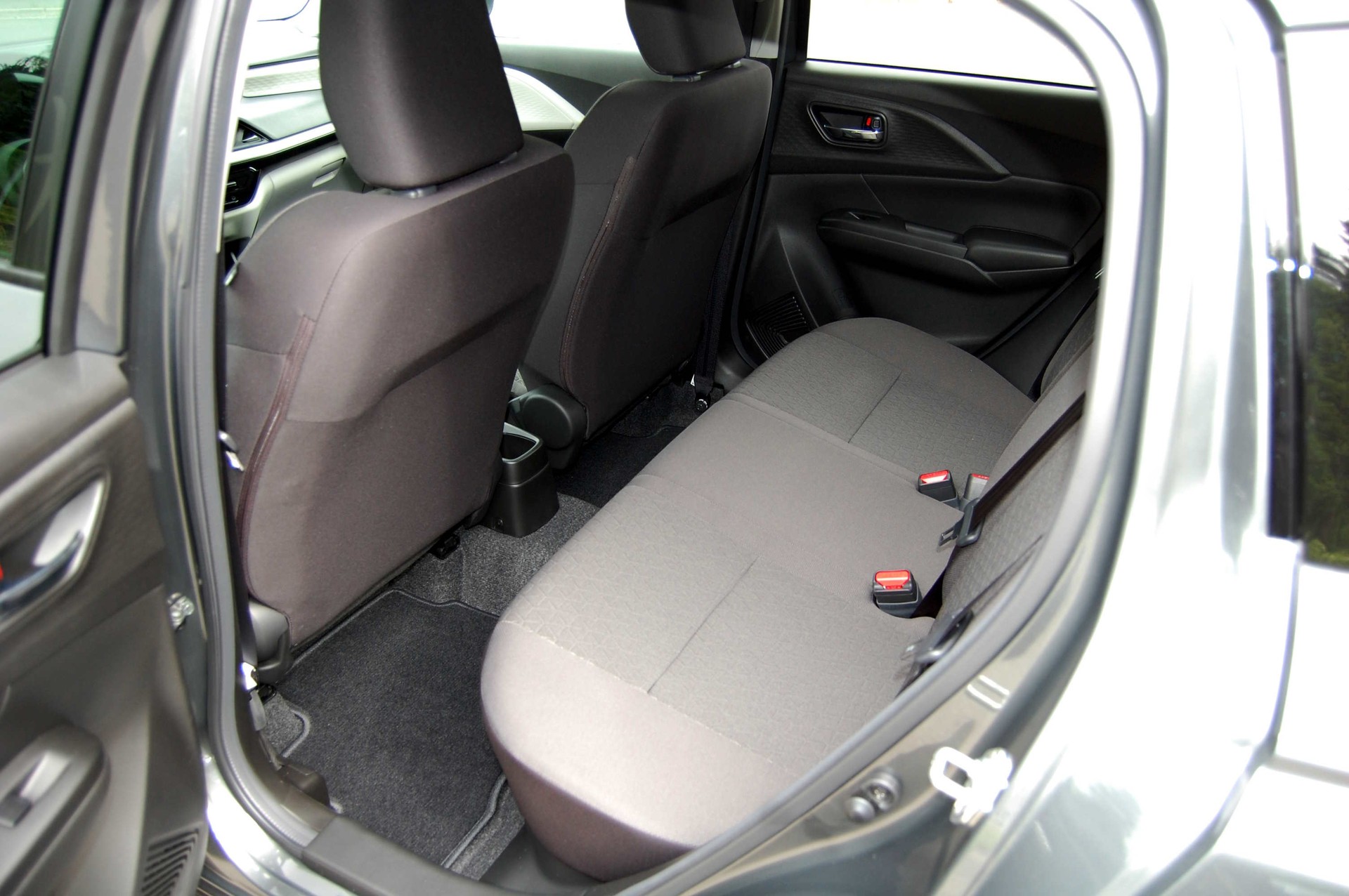 SUZUKI Swift 1.2 Sakura Hybrid 4x4-image-16