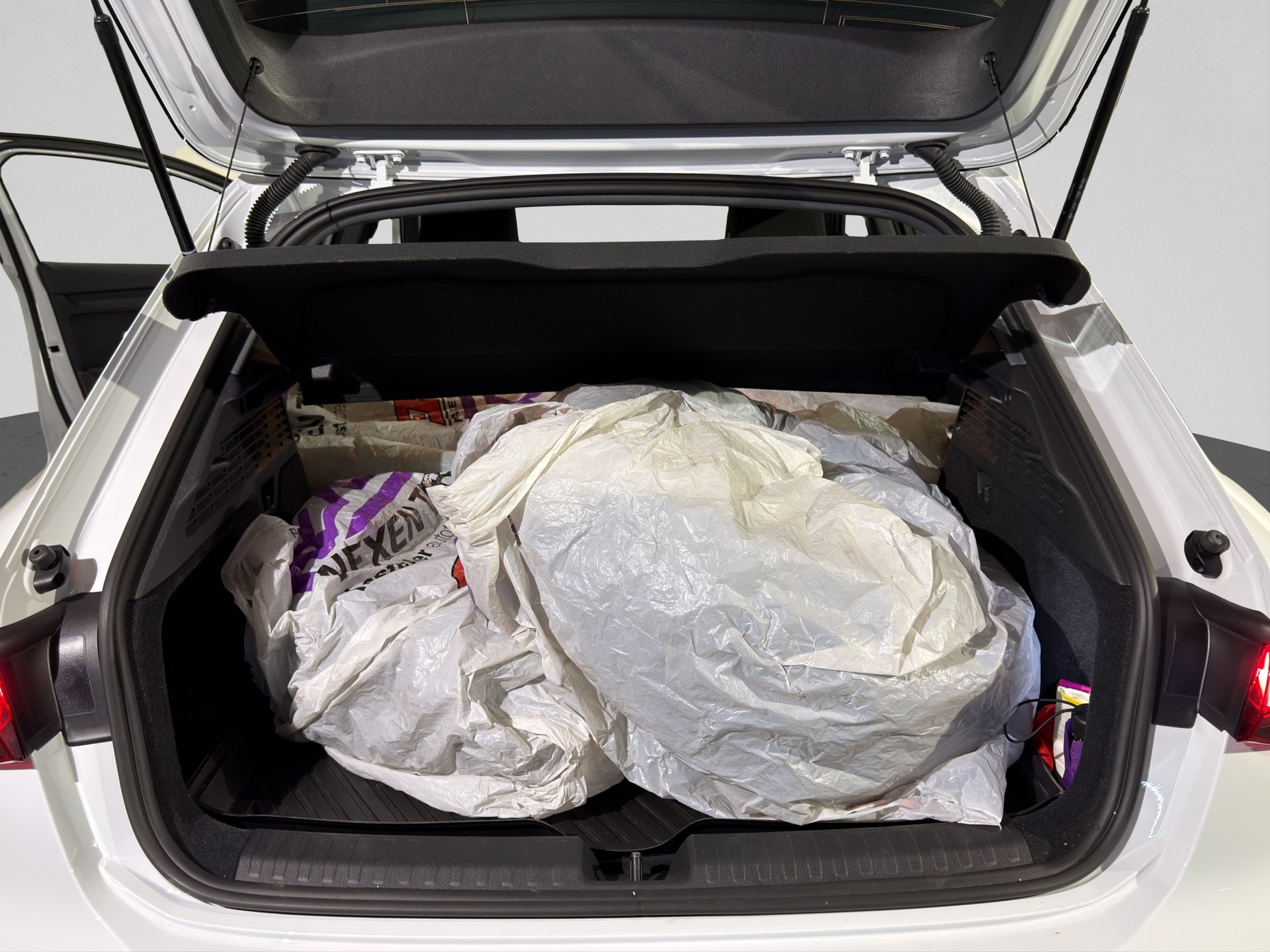 AUDI A3 Sportback 35 TFSI Attraction-image-15