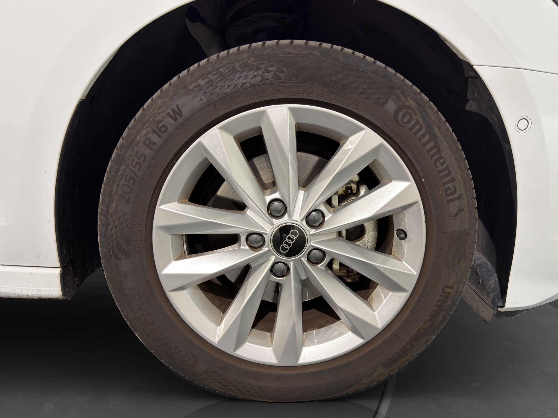 AUDI A3 Sportback 35 TFSI Attraction-image-17