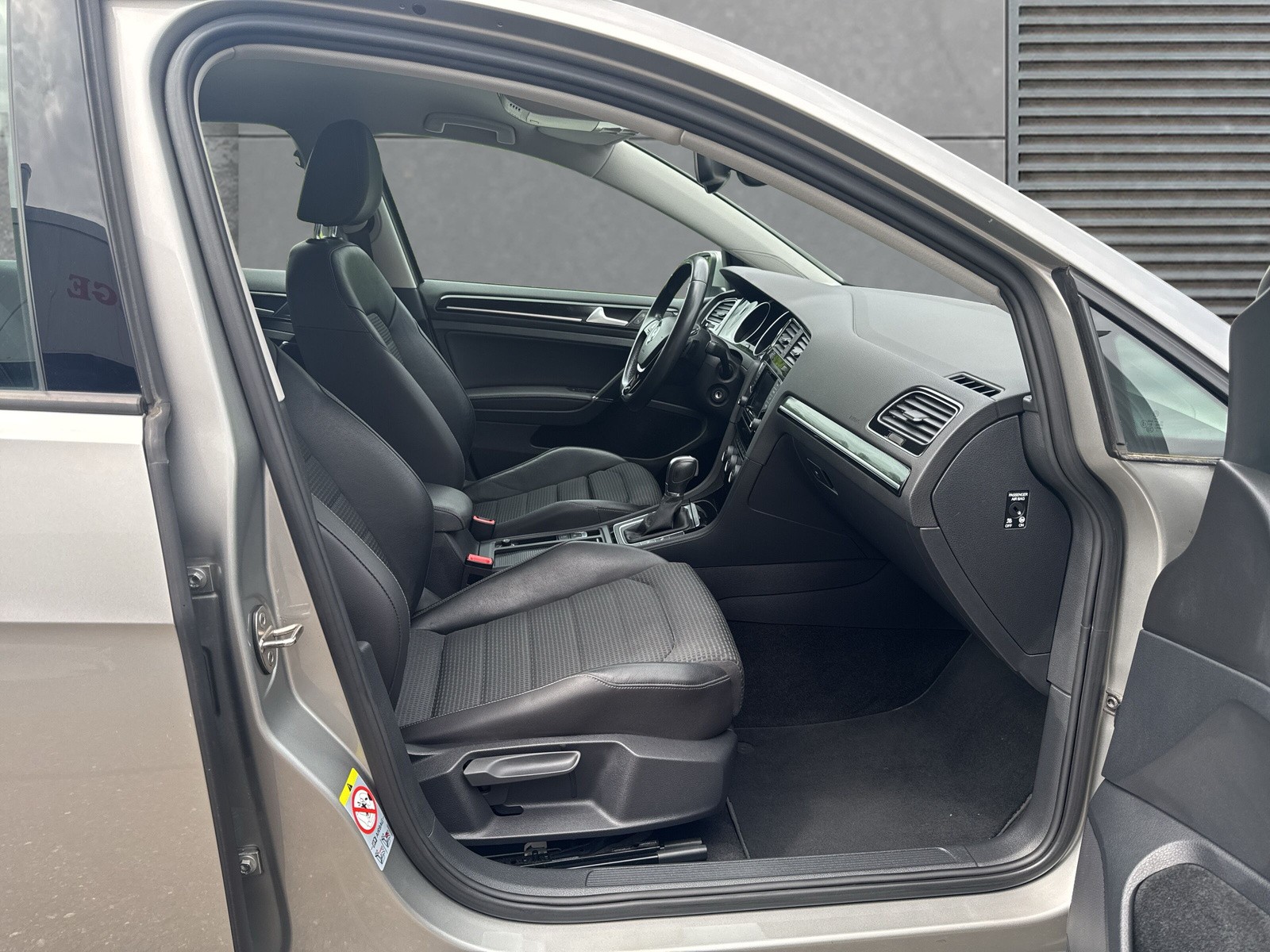 VW Golf 1.4 TSI Highline DSG-image-9