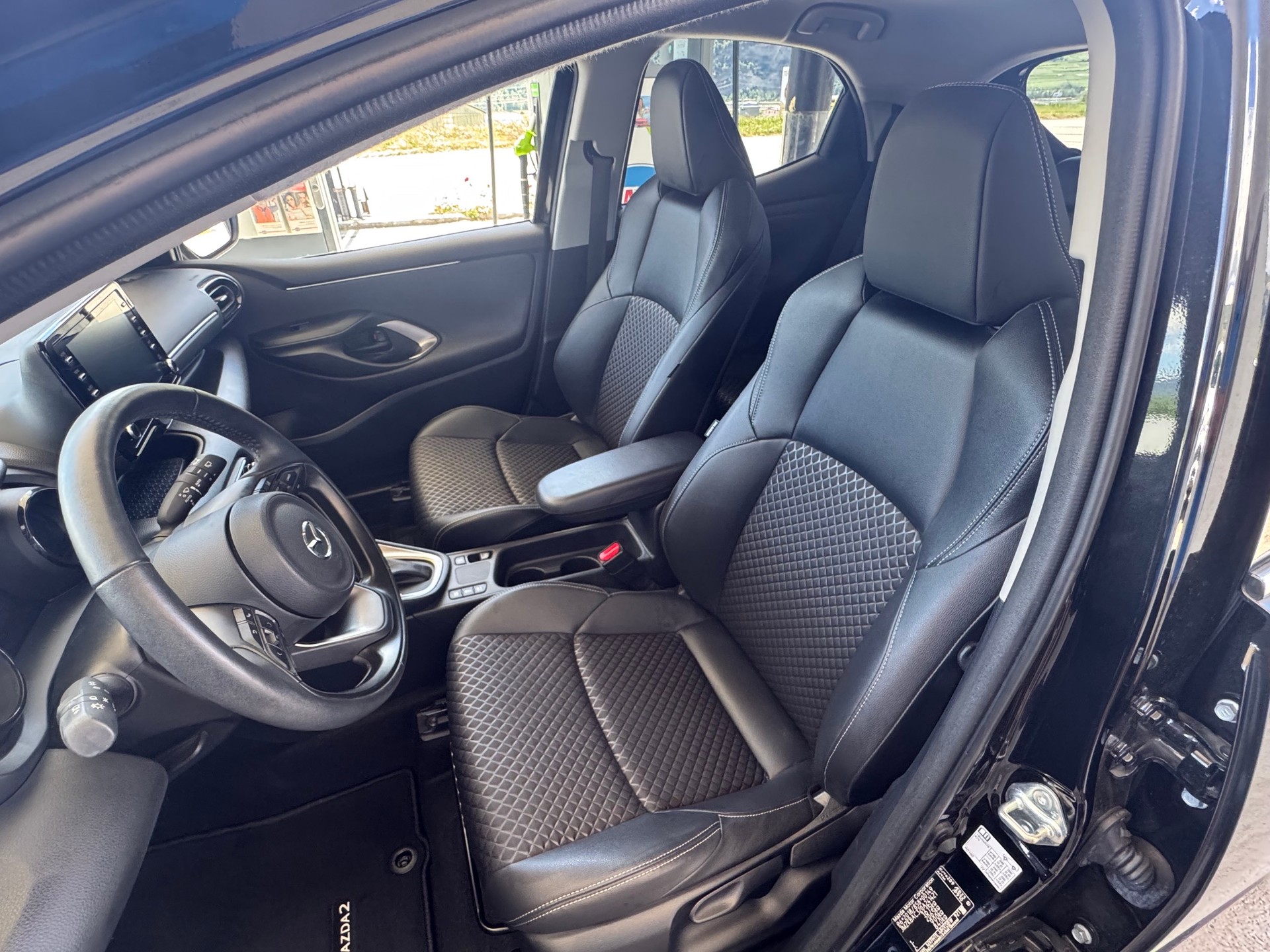 MAZDA 2 Hybrid Agile-image-8