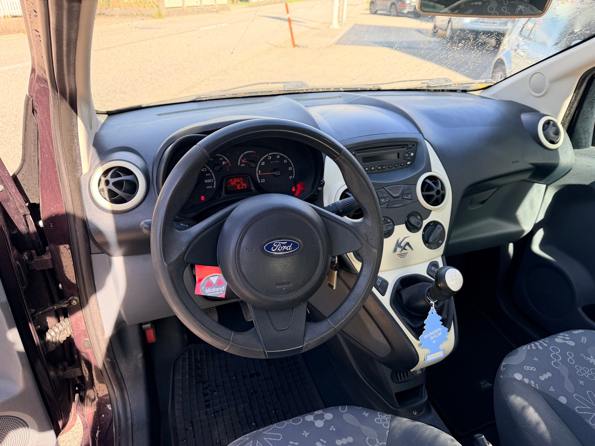 FORD KA 1.25 Titanium-image-4