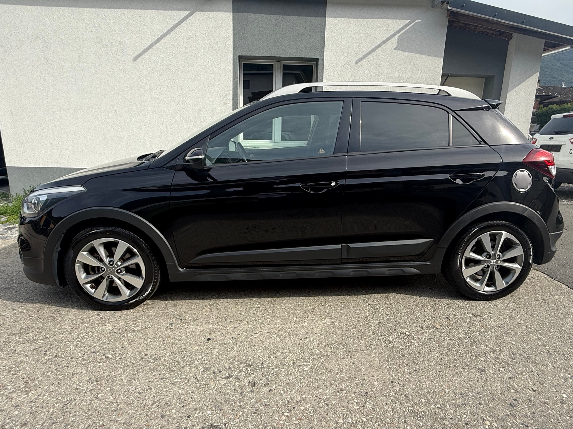 HYUNDAI i20 Active 1.0 T-GDi Amplia-image-5