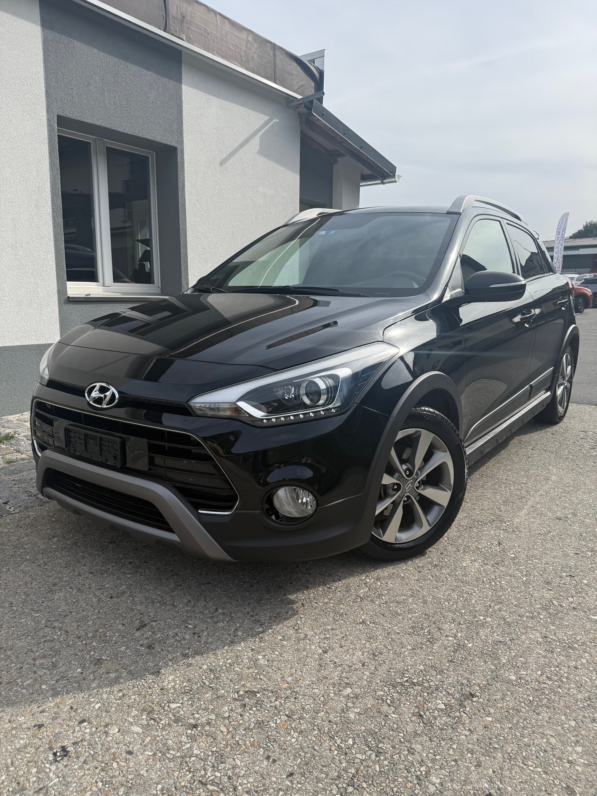 HYUNDAI i20 Active 1.0 T-GDi Amplia-image-1