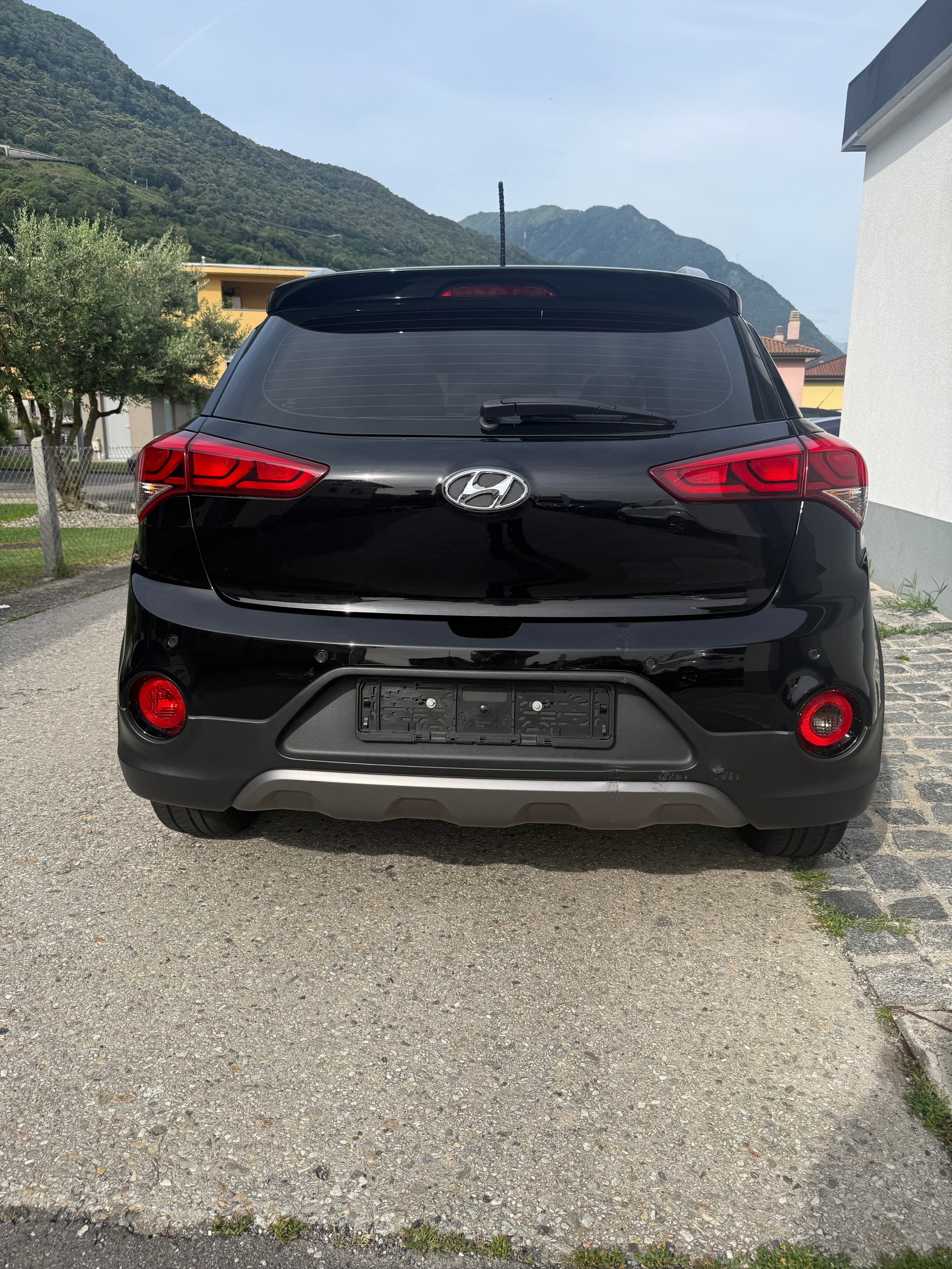 HYUNDAI i20 Active 1.0 T-GDi Amplia-image-9
