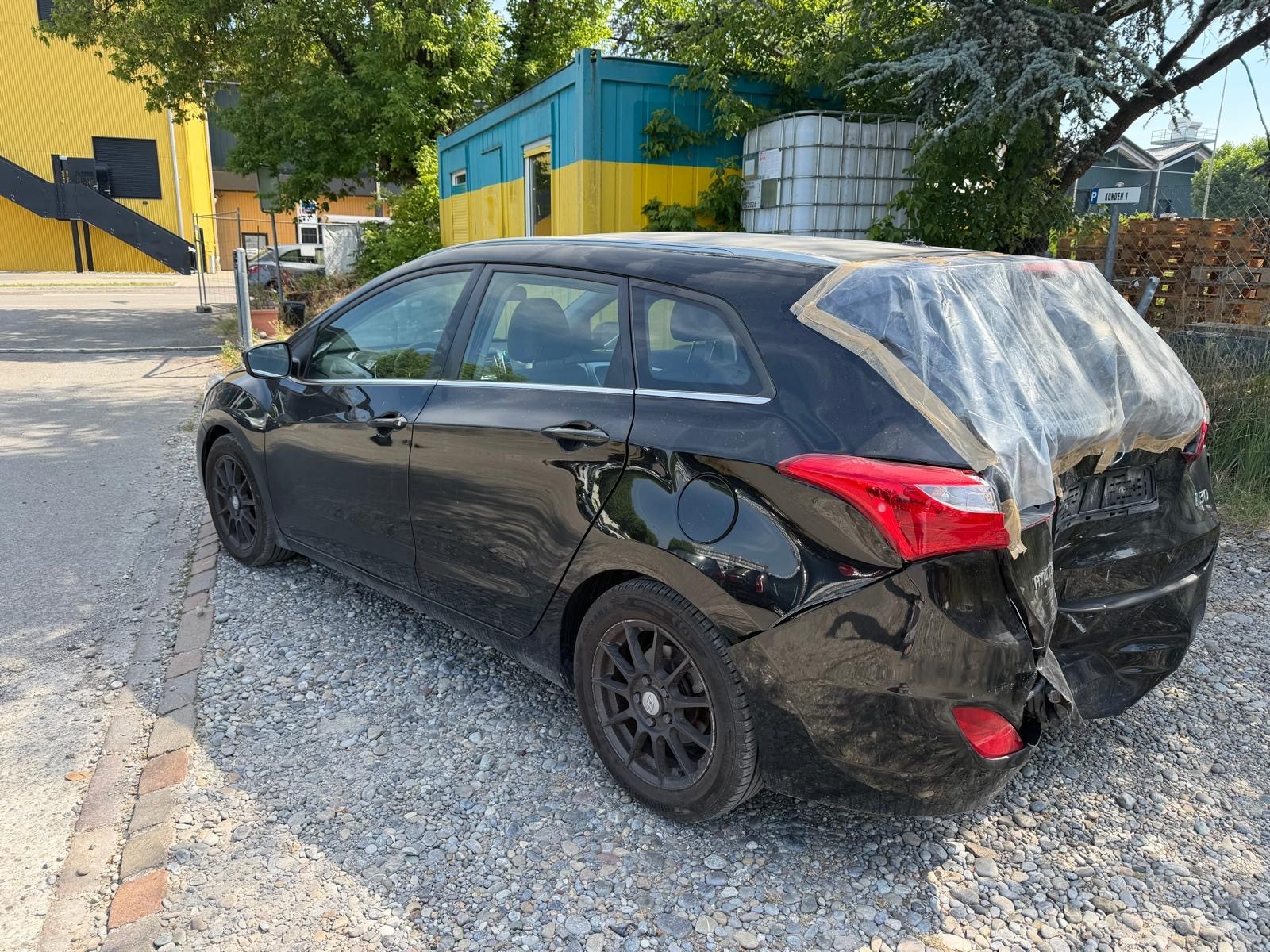 HYUNDAI i30 Wagon 1.6 CRDi Premium Automatic-image-6