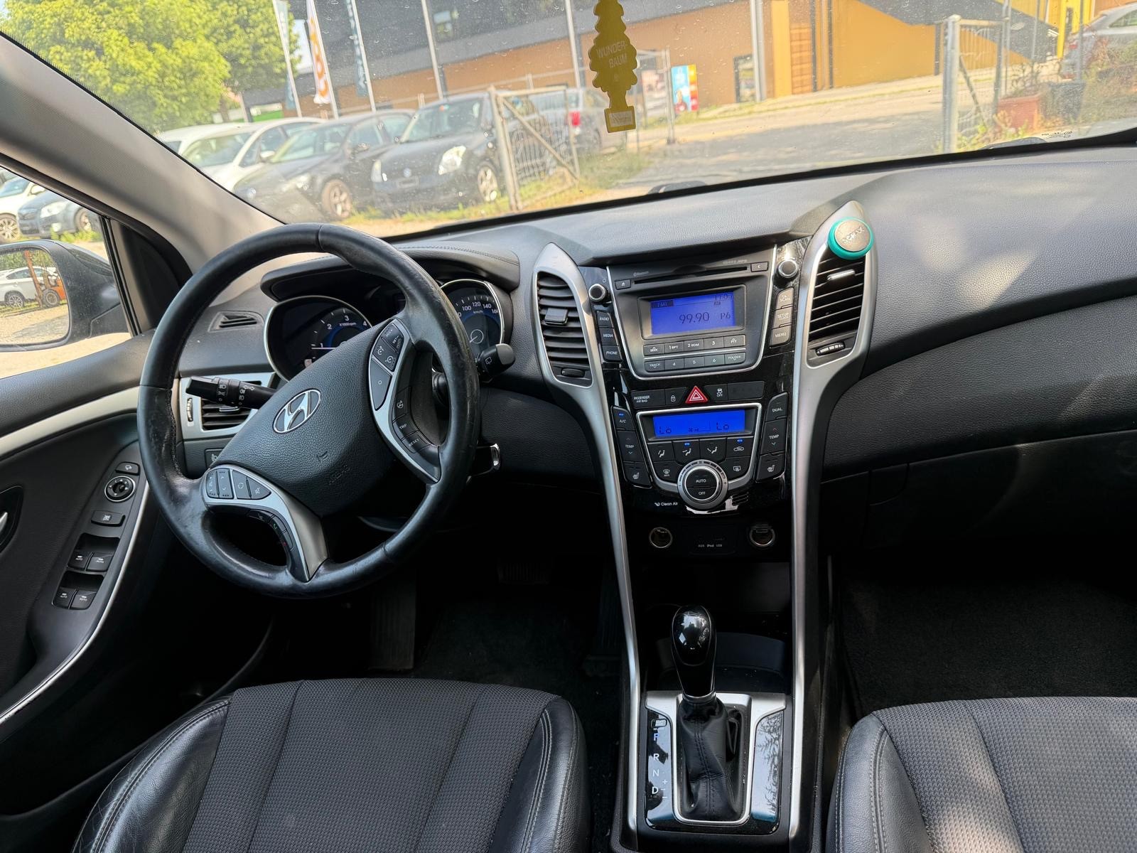 HYUNDAI i30 Wagon 1.6 CRDi Premium Automatic-image-14