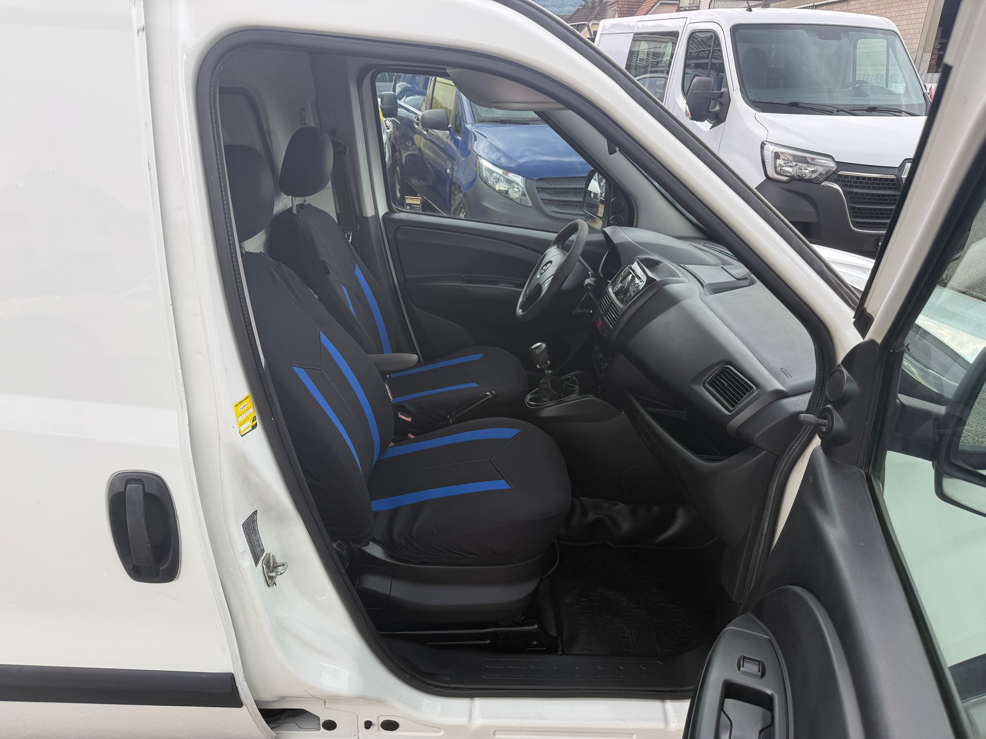 OPEL Combo 1.4 CNG Turbo ecoFLEX 2.4 L1H1-image-8