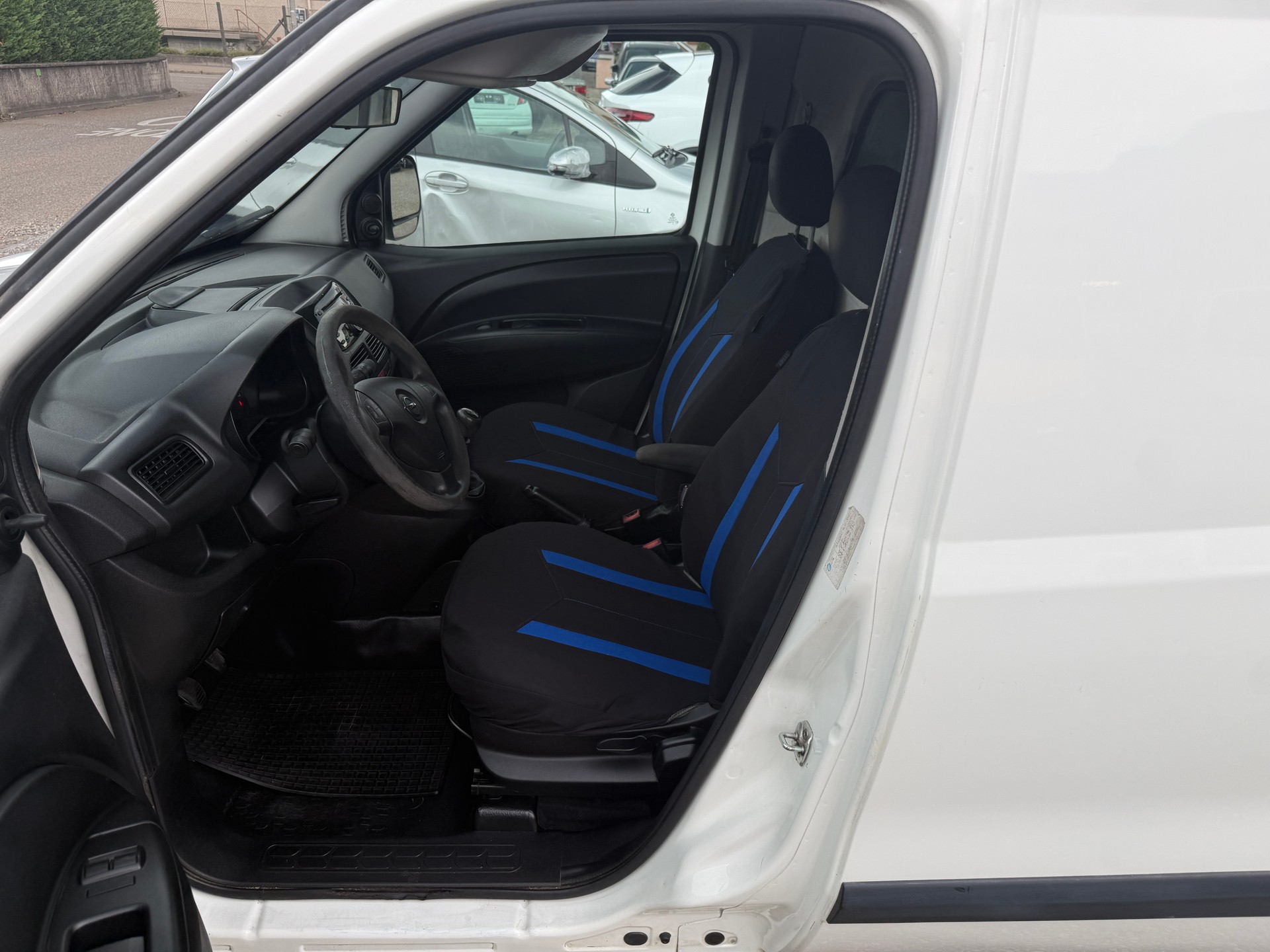 OPEL Combo 1.4 CNG Turbo ecoFLEX 2.4 L1H1-image-7