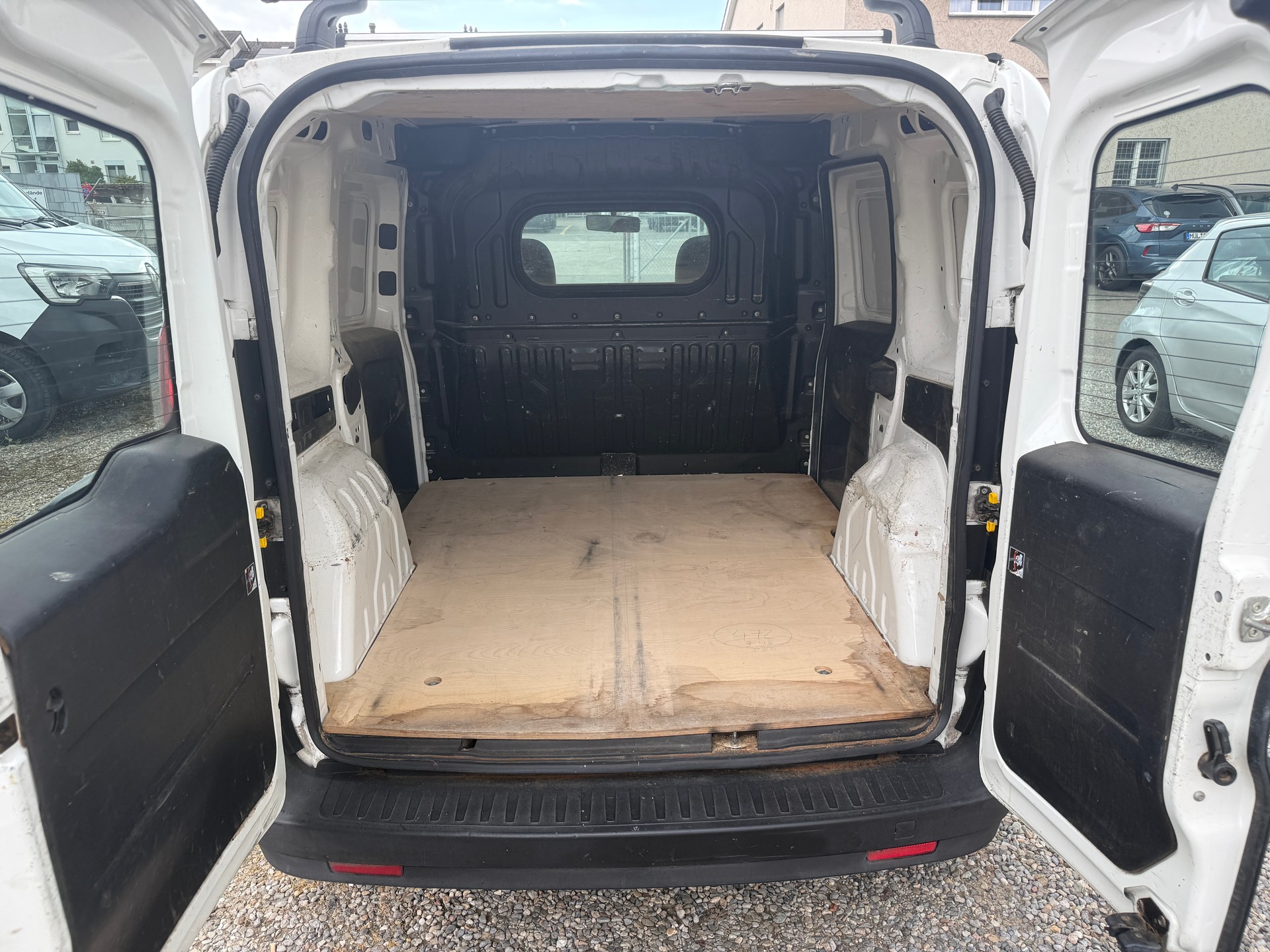 OPEL Combo 1.4 CNG Turbo ecoFLEX 2.4 L1H1-image-6