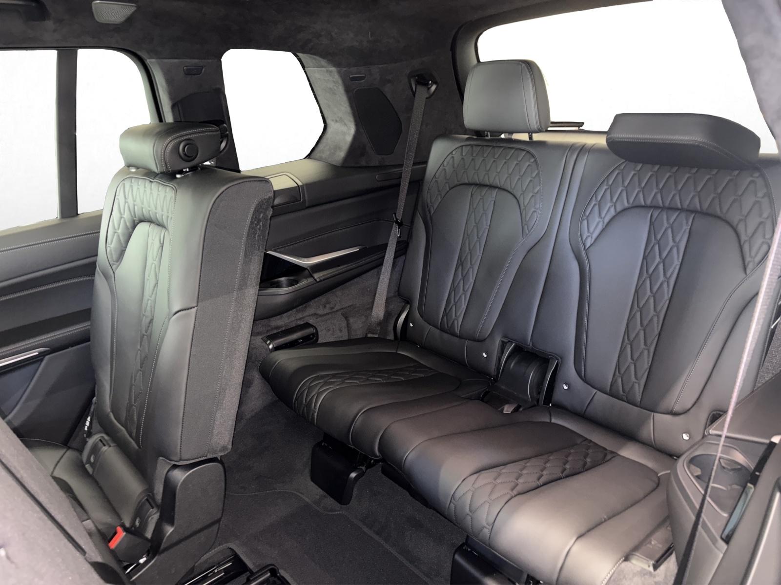 BMW X7 40d xDrive-image-14
