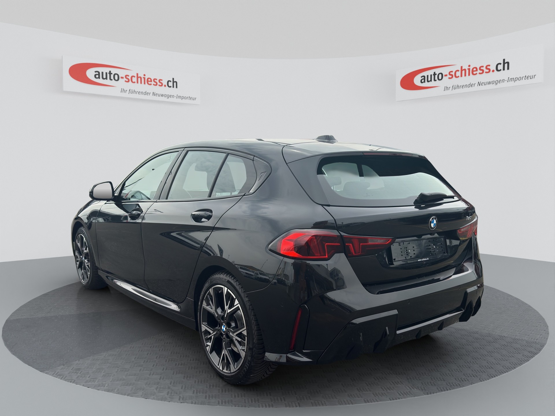 BMW 120 i M Sport Steptronic-showroom-element-2