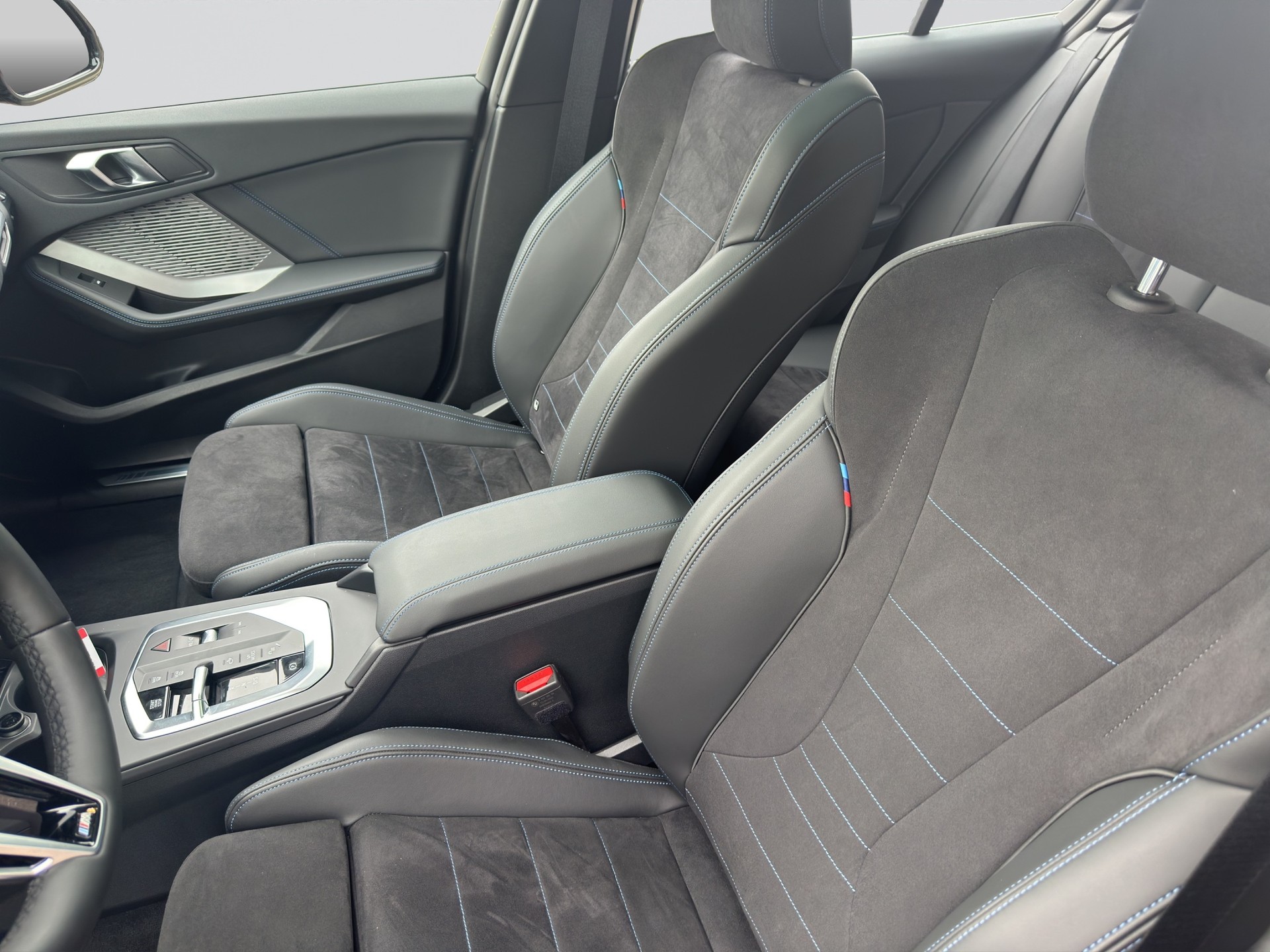 BMW 120 i M Sport Steptronic-image-6