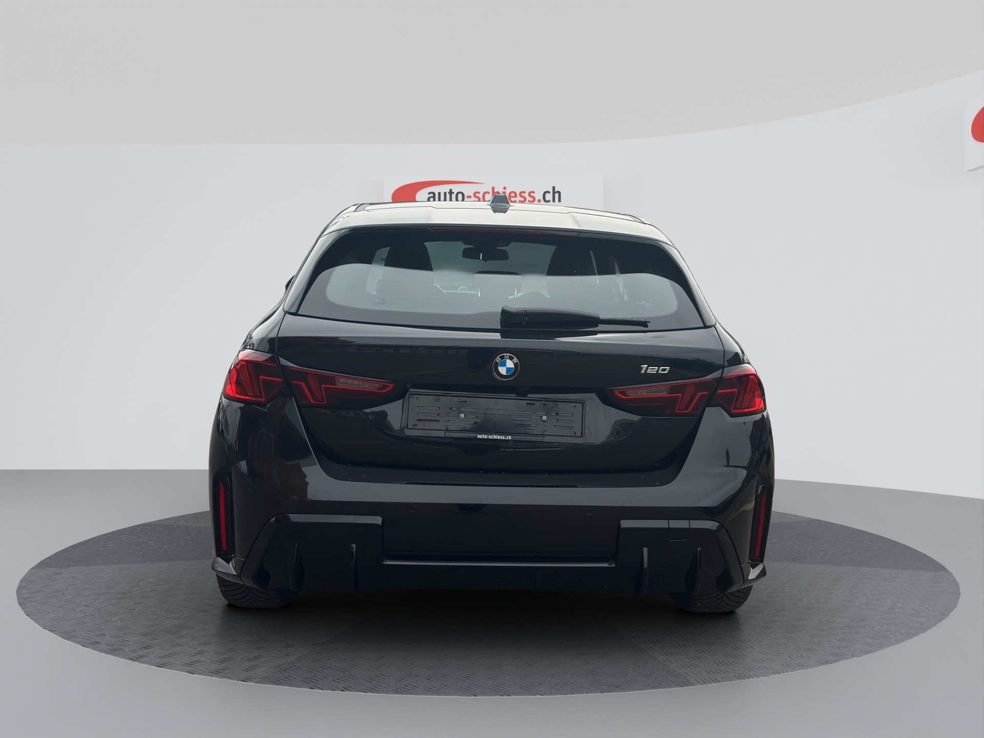 BMW 120 i M Sport Steptronic-showroom-element-3