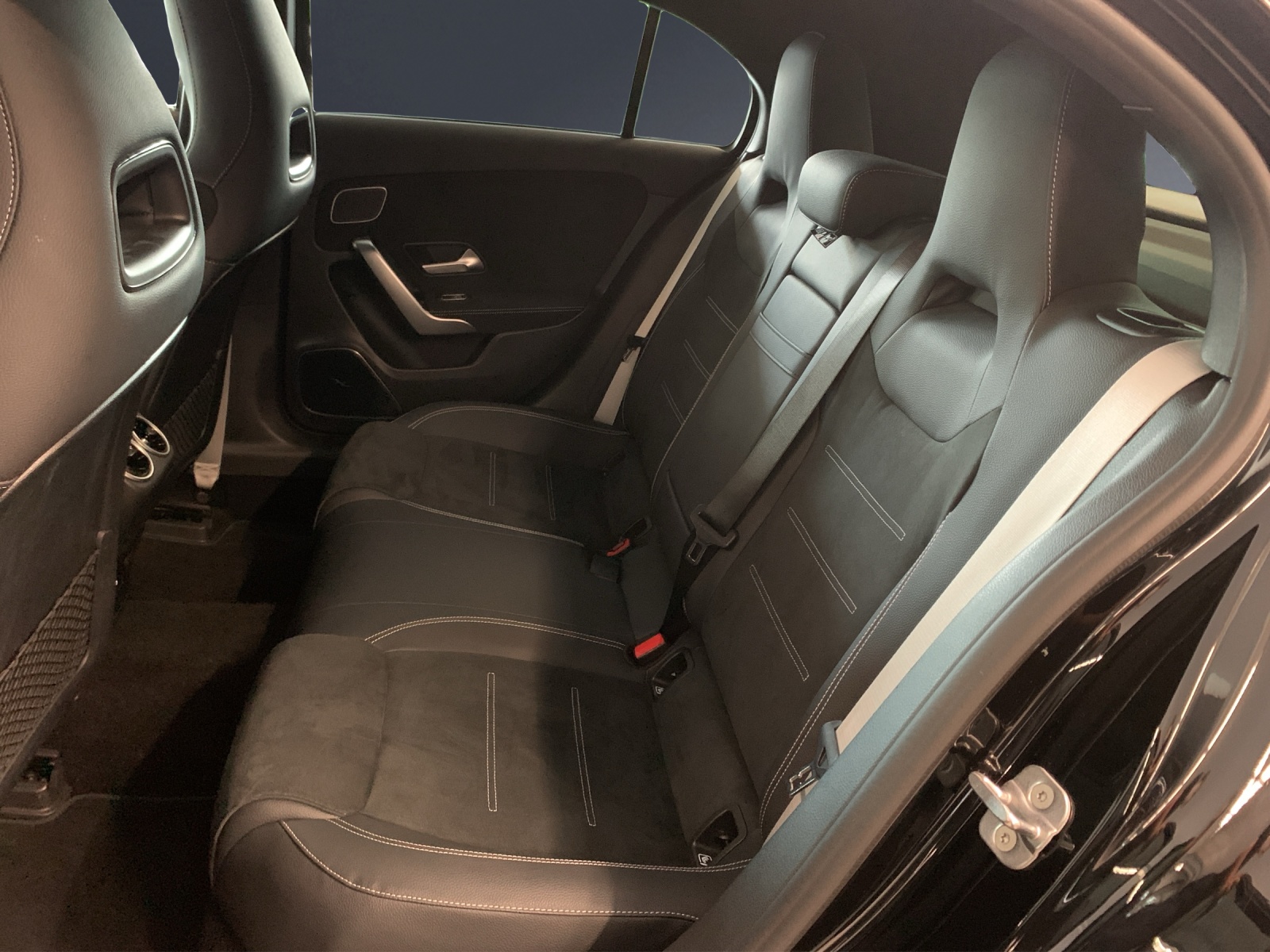 MERCEDES-BENZ A 250 e EQ Star 8G-DCT-image-10