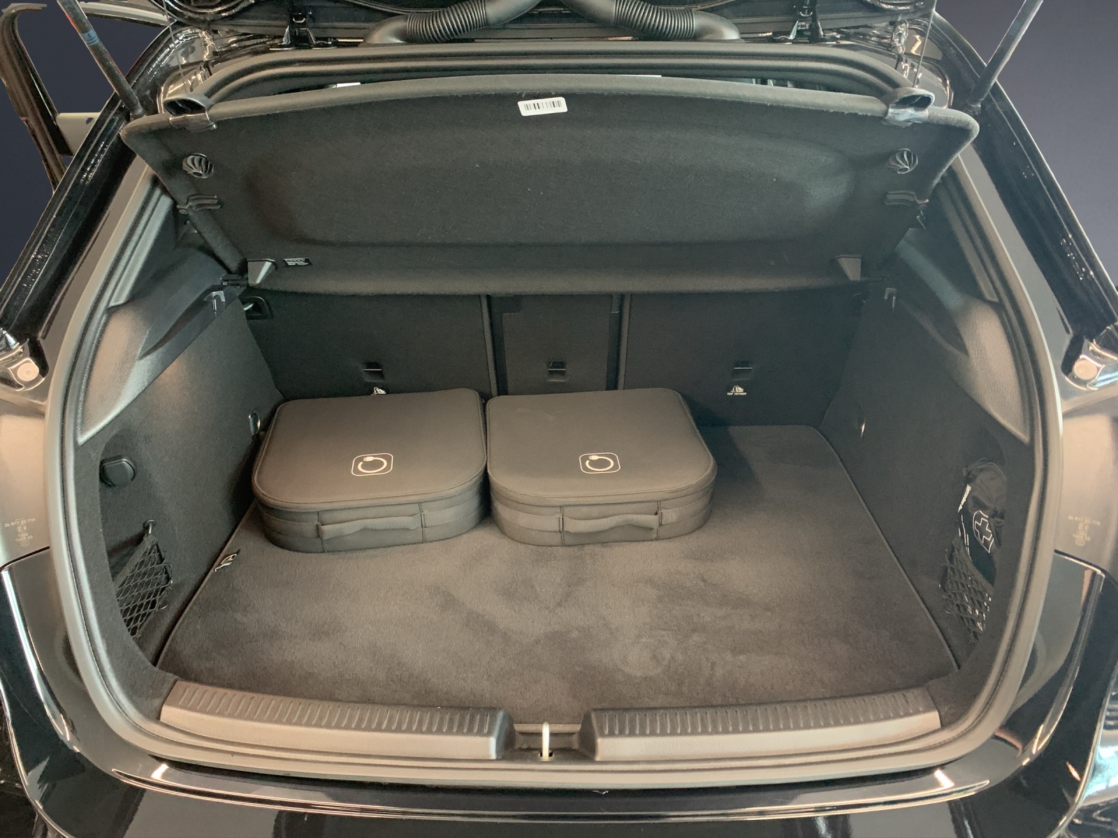 MERCEDES-BENZ A 250 e EQ Star 8G-DCT-image-11