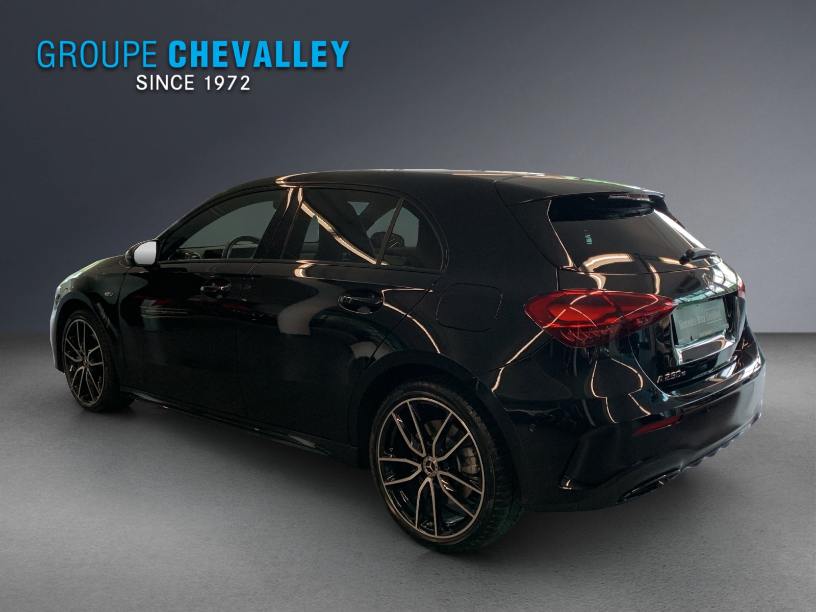 MERCEDES-BENZ A 250 e EQ Star 8G-DCT-showroom-element-2