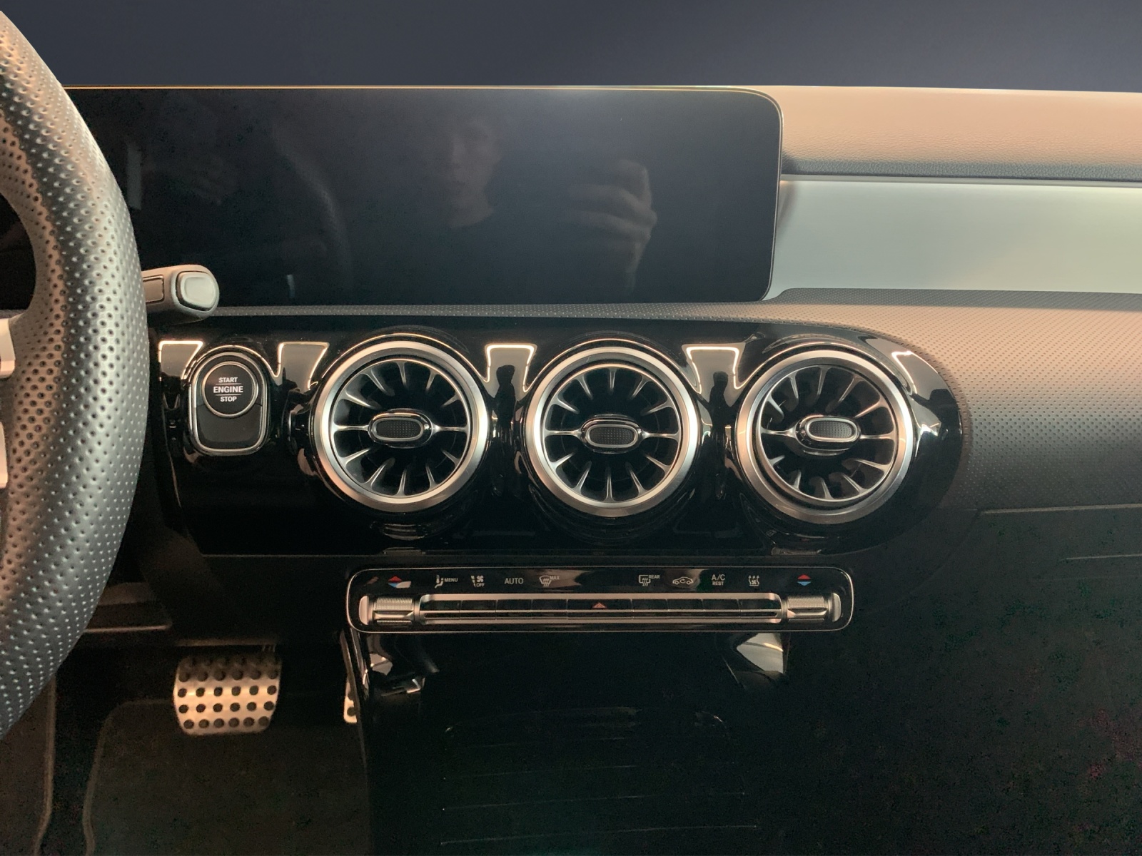 MERCEDES-BENZ A 250 e EQ Star 8G-DCT-image-7
