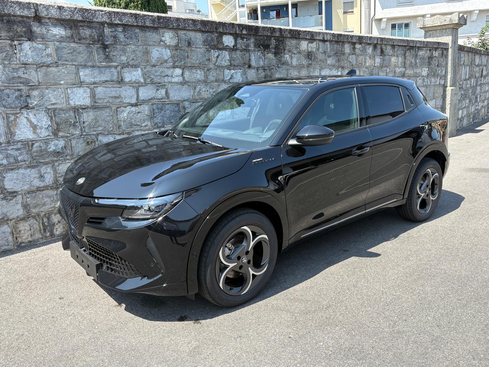 ALFA ROMEO Junior 1.2 48V Q4 Hybrid Sport Speciale-showroom-element-1