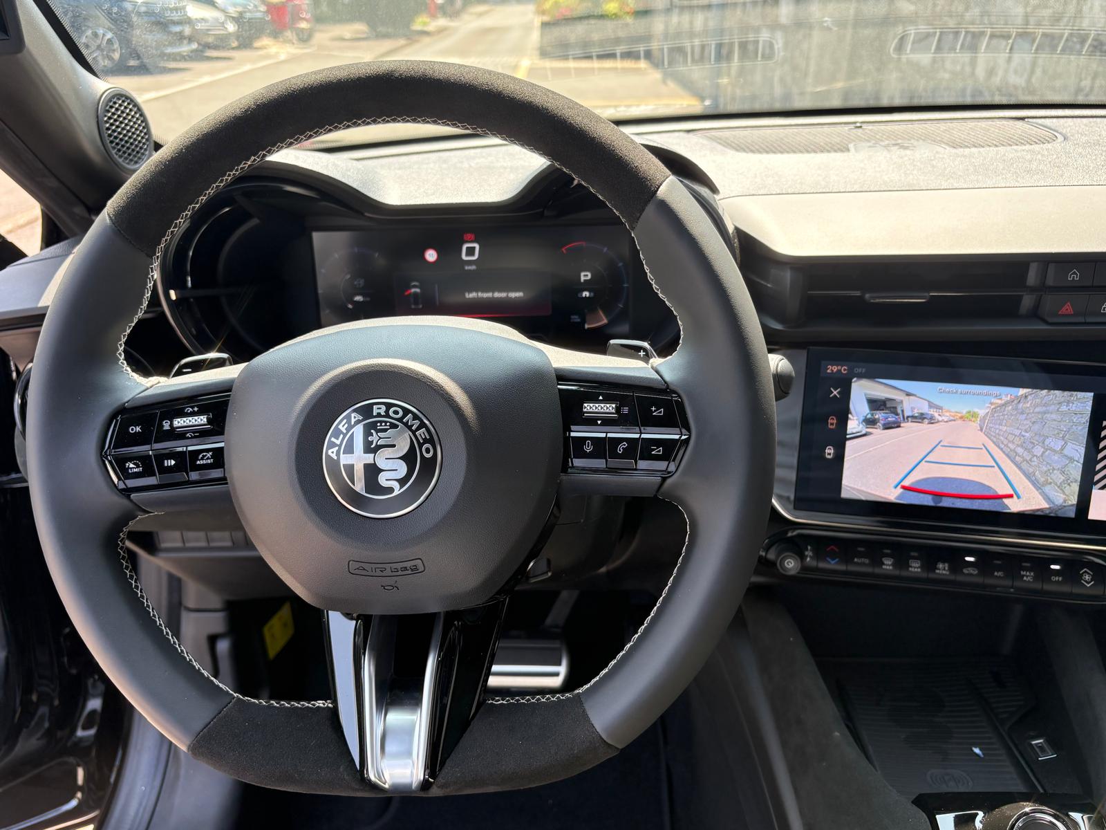 ALFA ROMEO Junior 1.2 48V Q4 Hybrid Sport Speciale-image-9