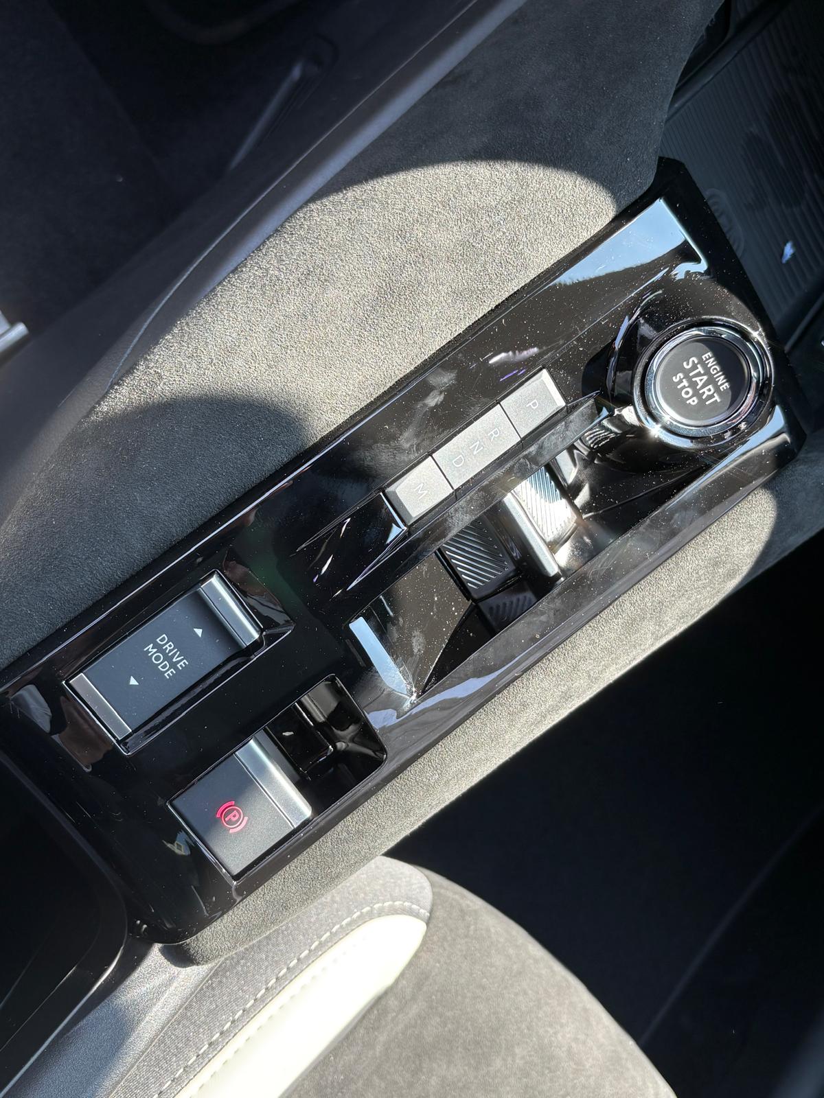 ALFA ROMEO Junior 1.2 48V Q4 Hybrid Sport Speciale-image-10