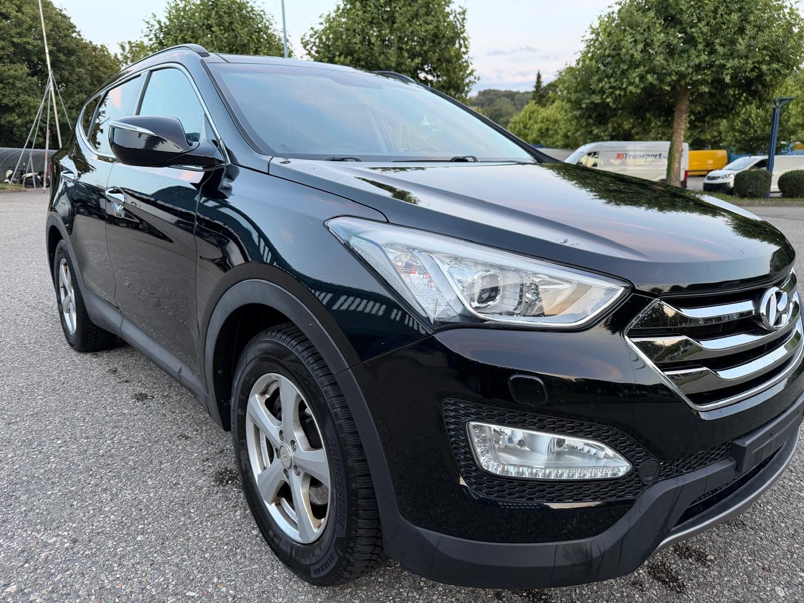 HYUNDAI Santa Fe 2.2 CRDI Style 4WD Automatic-image-2