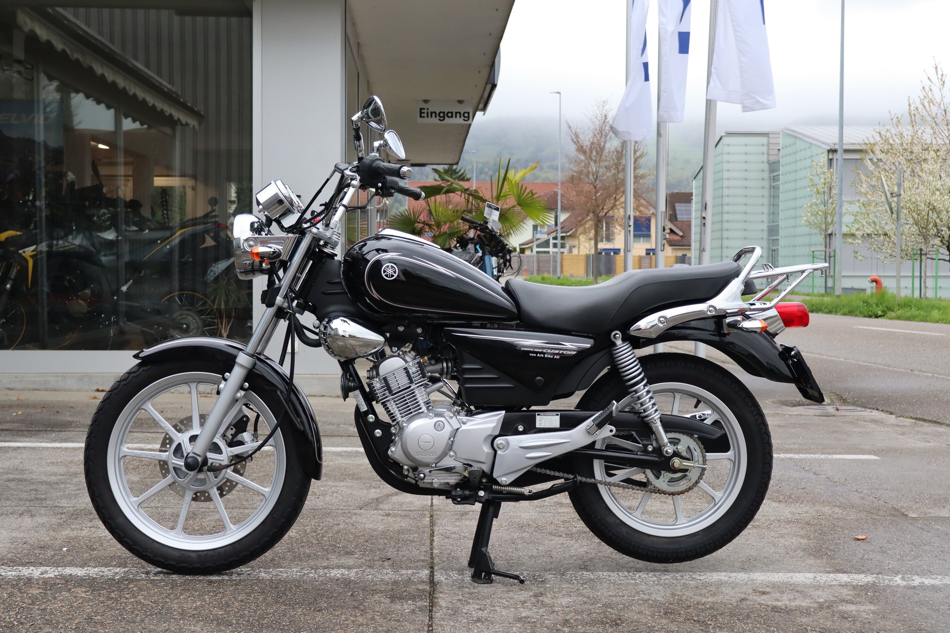 YAMAHA YBR 125 Custom-image-3