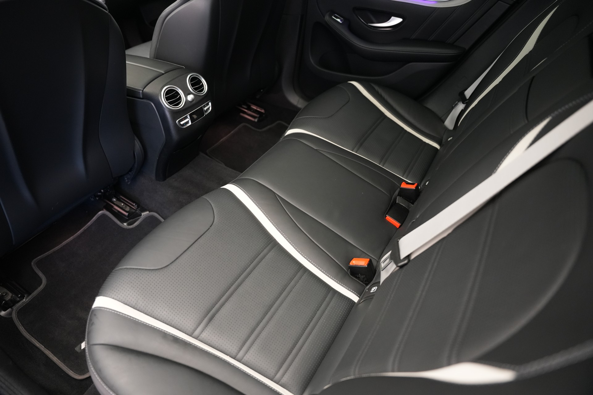 MERCEDES-BENZ GLC 63 S AMG 4Matic 9G-Tronic *CH-Fahrzeug* *Voll*-image-16