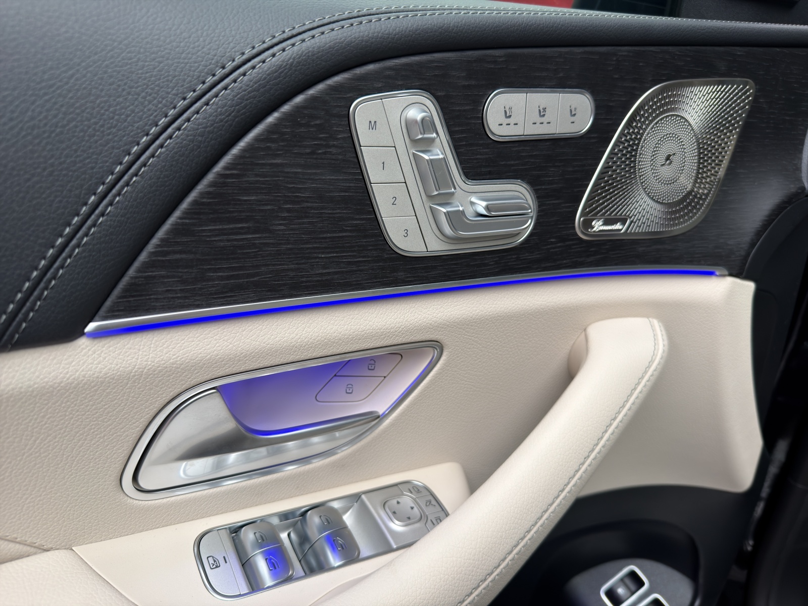 MERCEDES-BENZ GLE 400 e 4MATIC with EQ-Star Hybrid-image-10