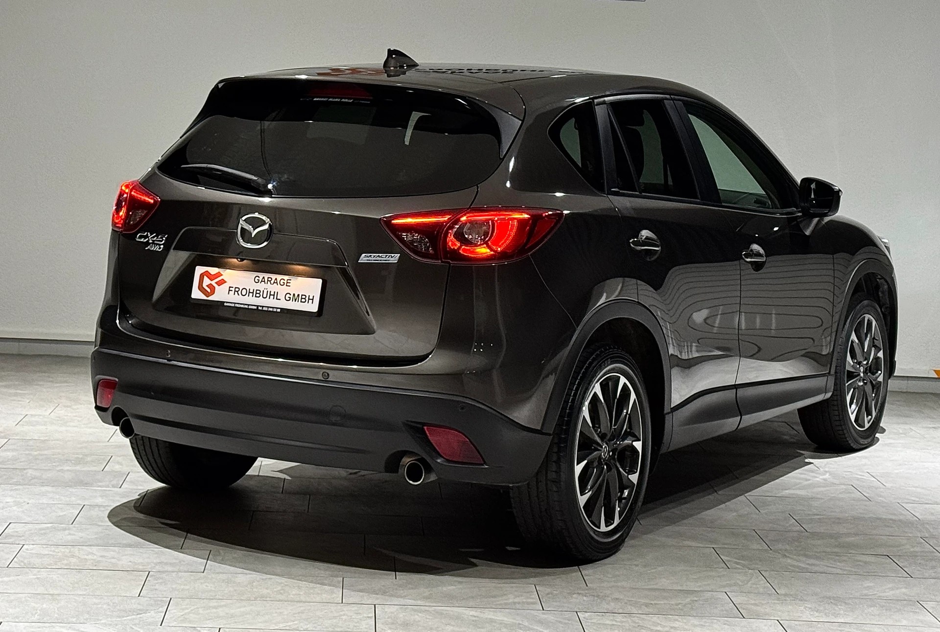 MAZDA CX-5 2.5 Revolution AWD Skyactive-G Automatic-showroom-element-3