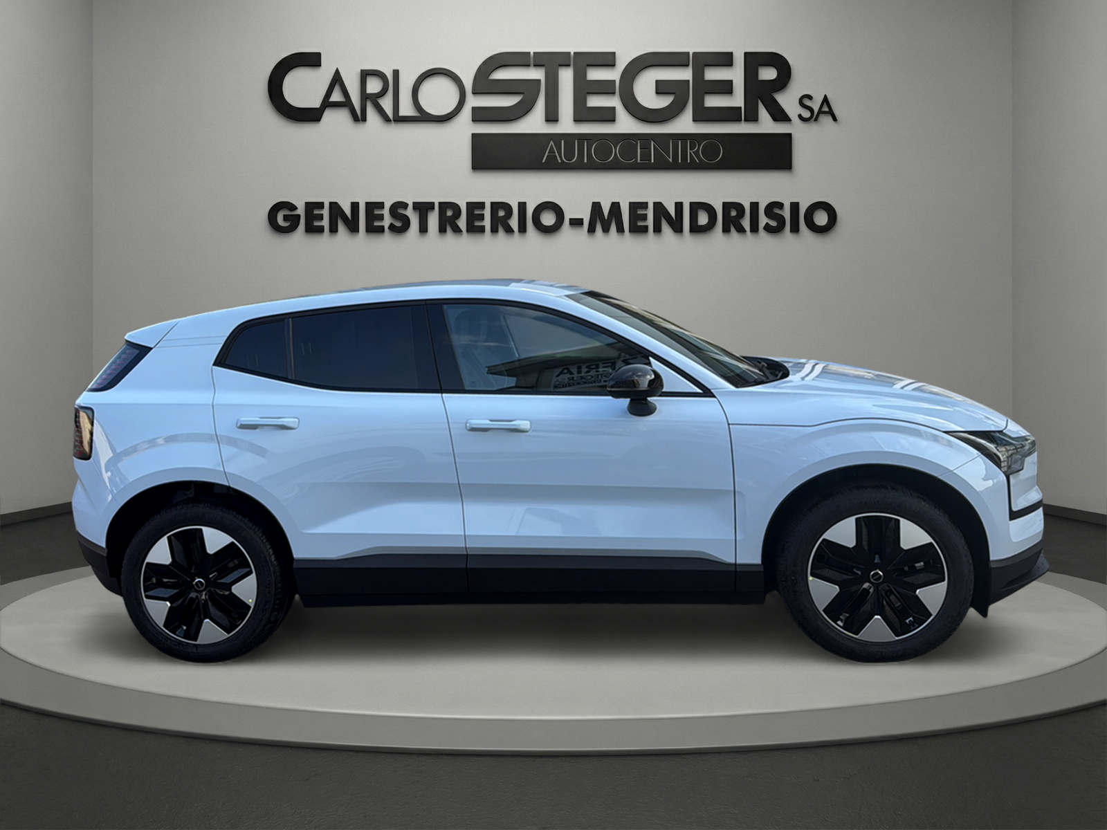 VOLVO EX30 P5 69 kWh Long Range Plus-image-14