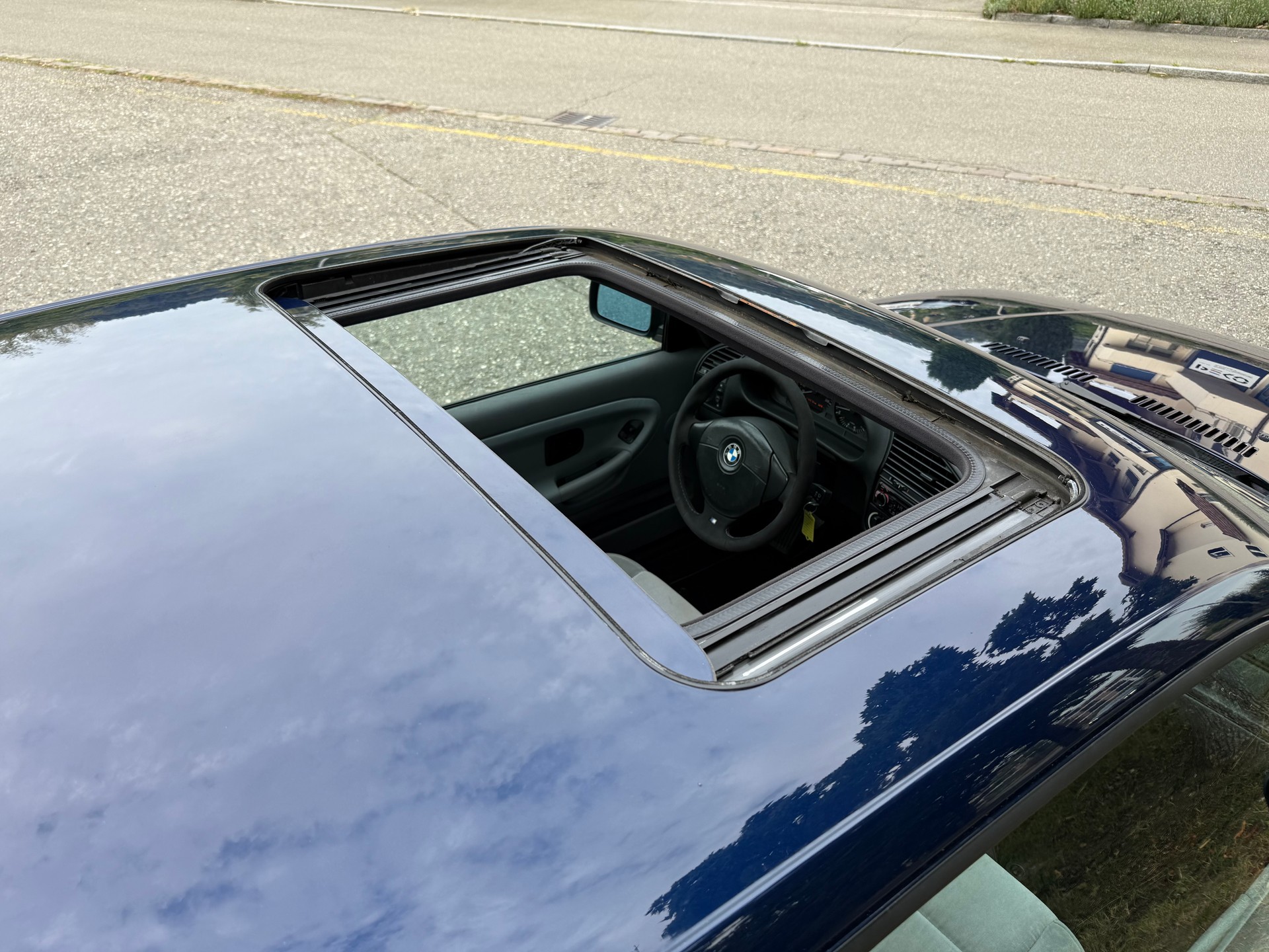 BMW 328i Coupé-image-12