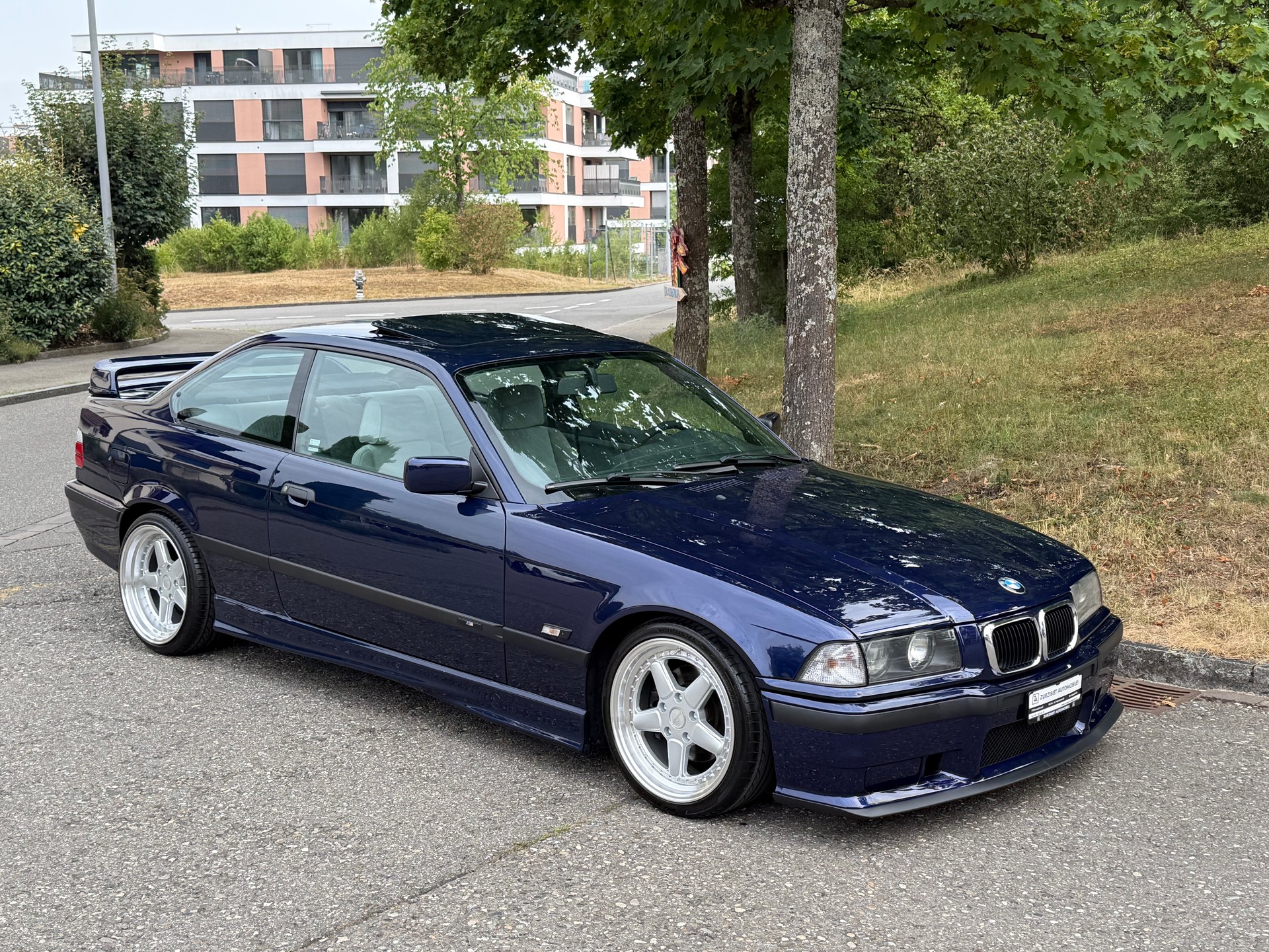 BMW 328i Coupé-image-6