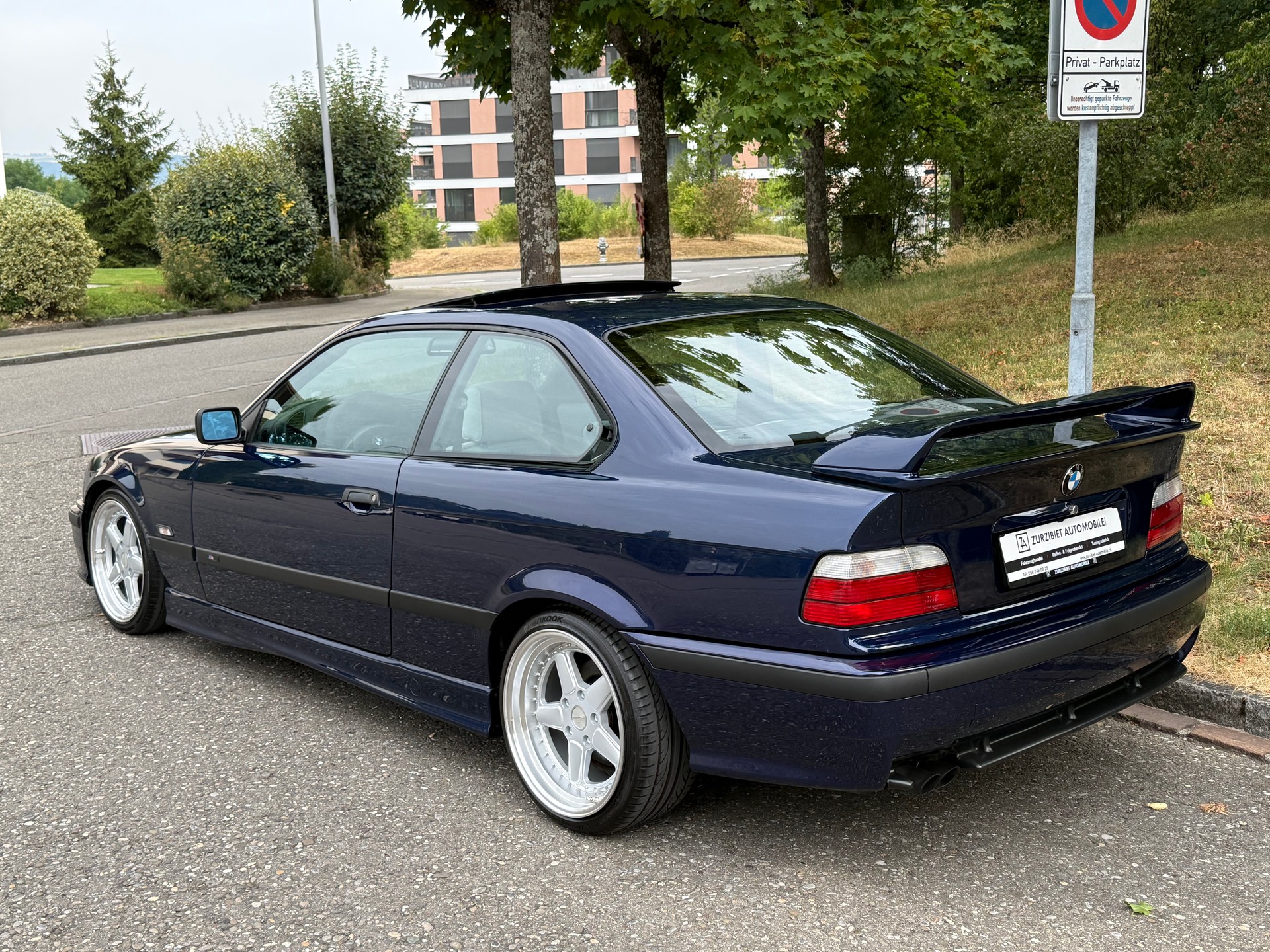 BMW 328i Coupé-image-1