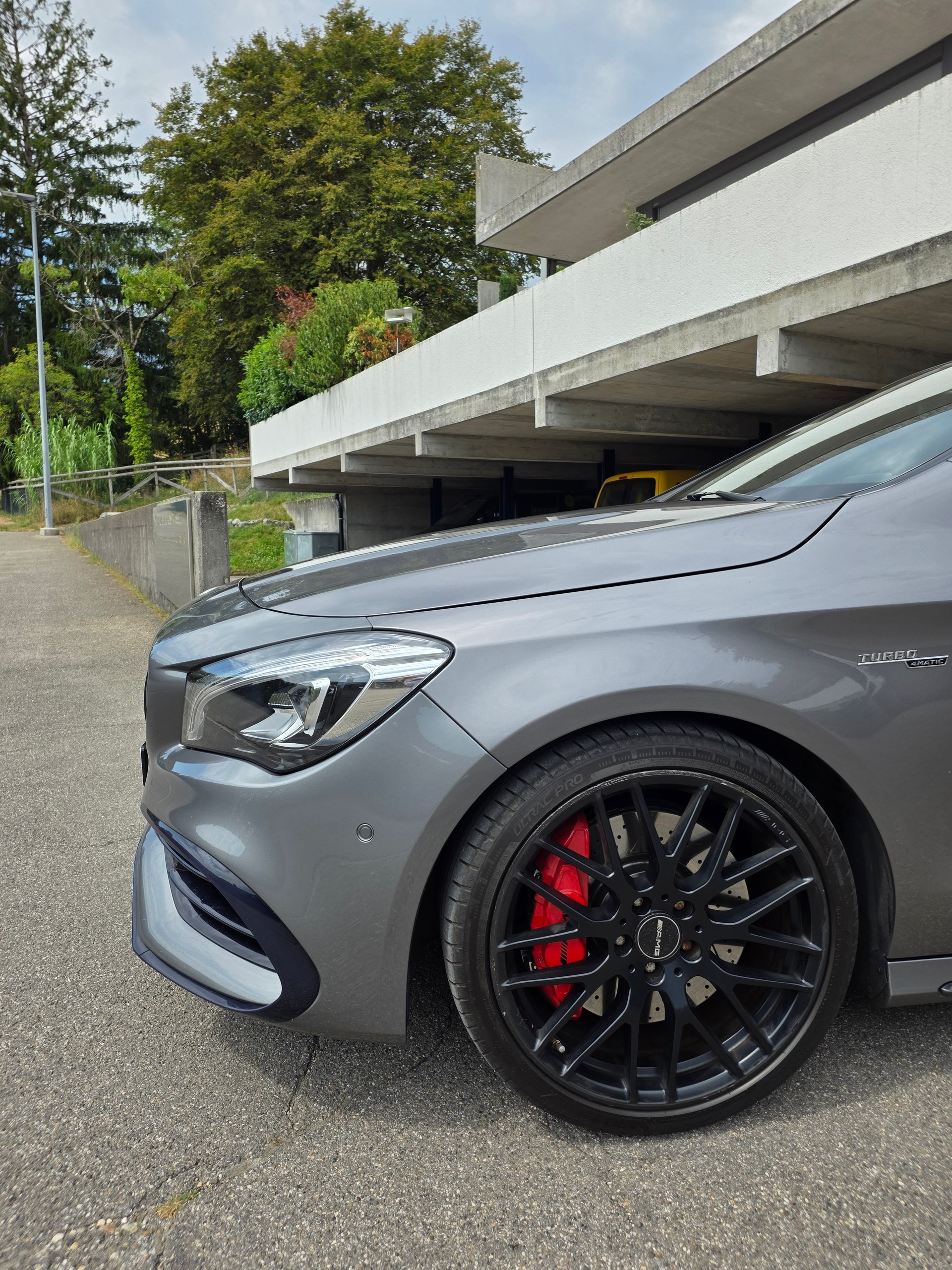 MERCEDES-BENZ CLA 45 AMG 4m-image-3