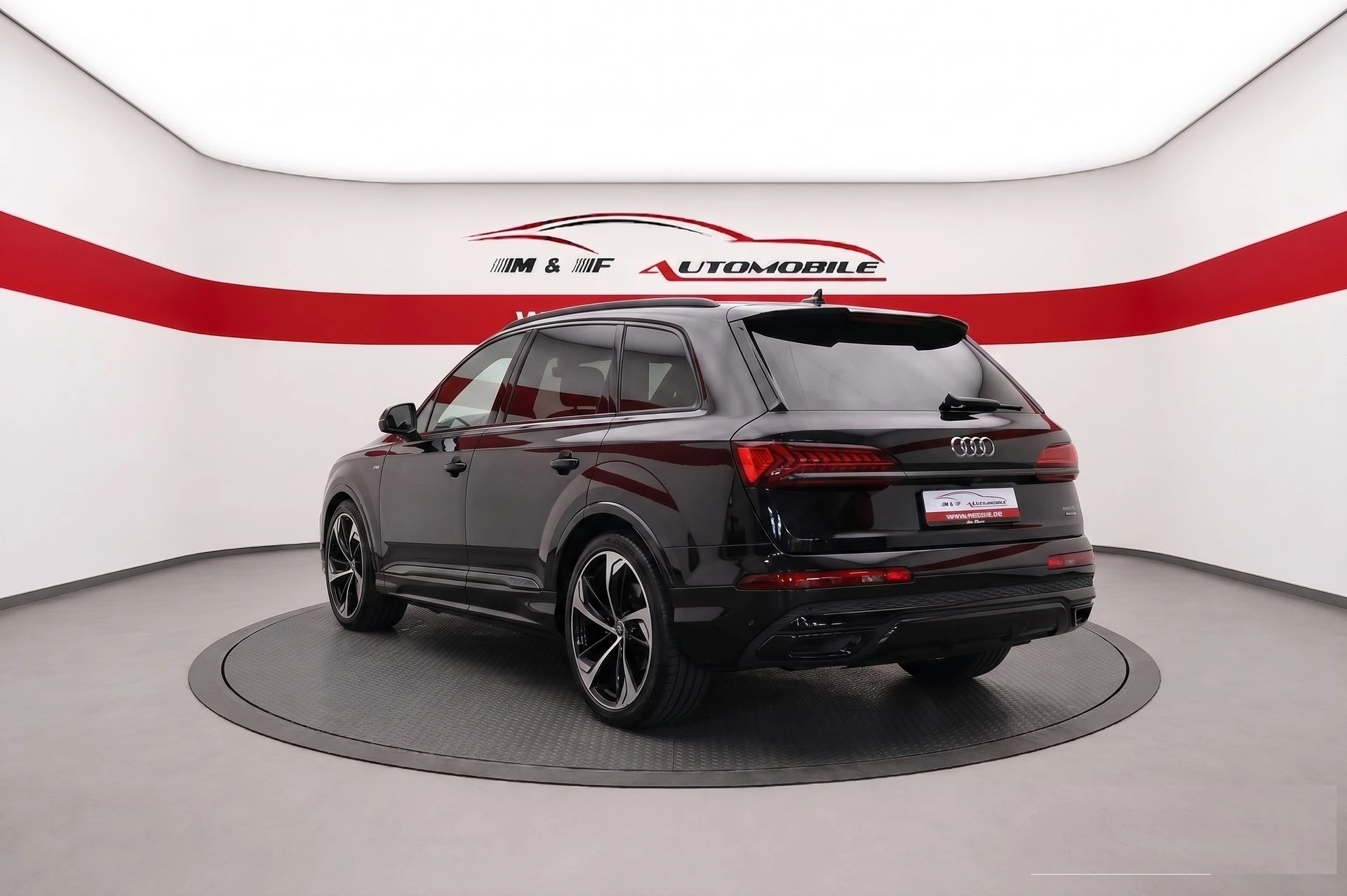 AUDI Q7 3.0 55 TFSI S Line quattro T-Tronic 7 Sitzer-showroom-element-3