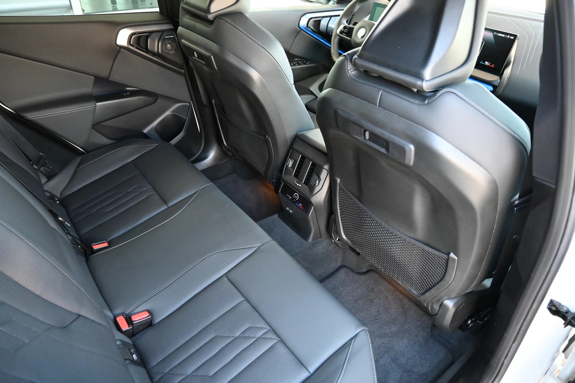 BMW X3 xDrive 20i 48V M Sport + AHK 2400kg-image-14